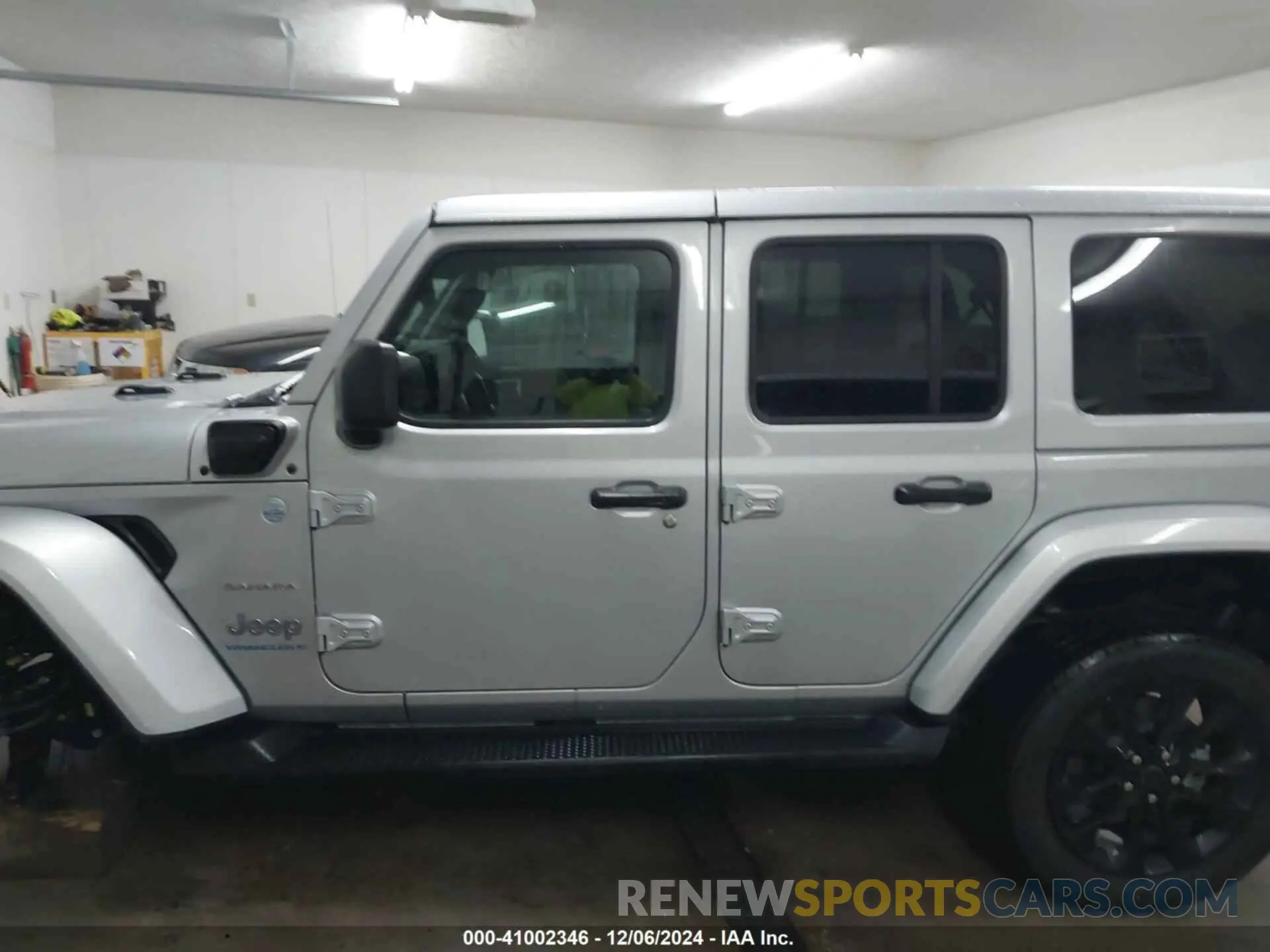 15 Фотография поврежденного автомобиля 1C4RJXP63RW202929 JEEP WRANGLER 4XE 2024