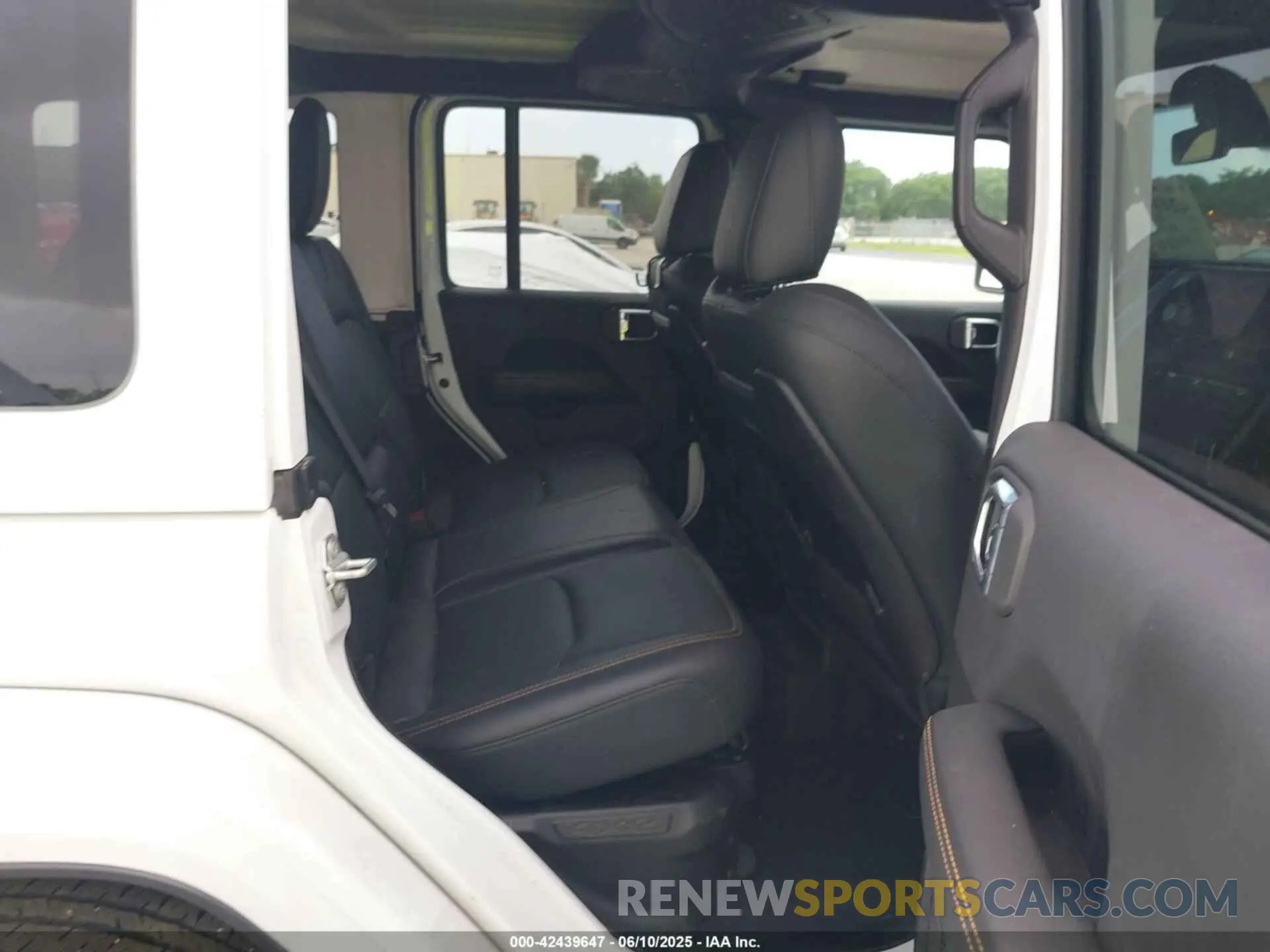 8 Photograph of a damaged car 1C4RJXP63RW230634 JEEP WRANGLER 4XE 2024