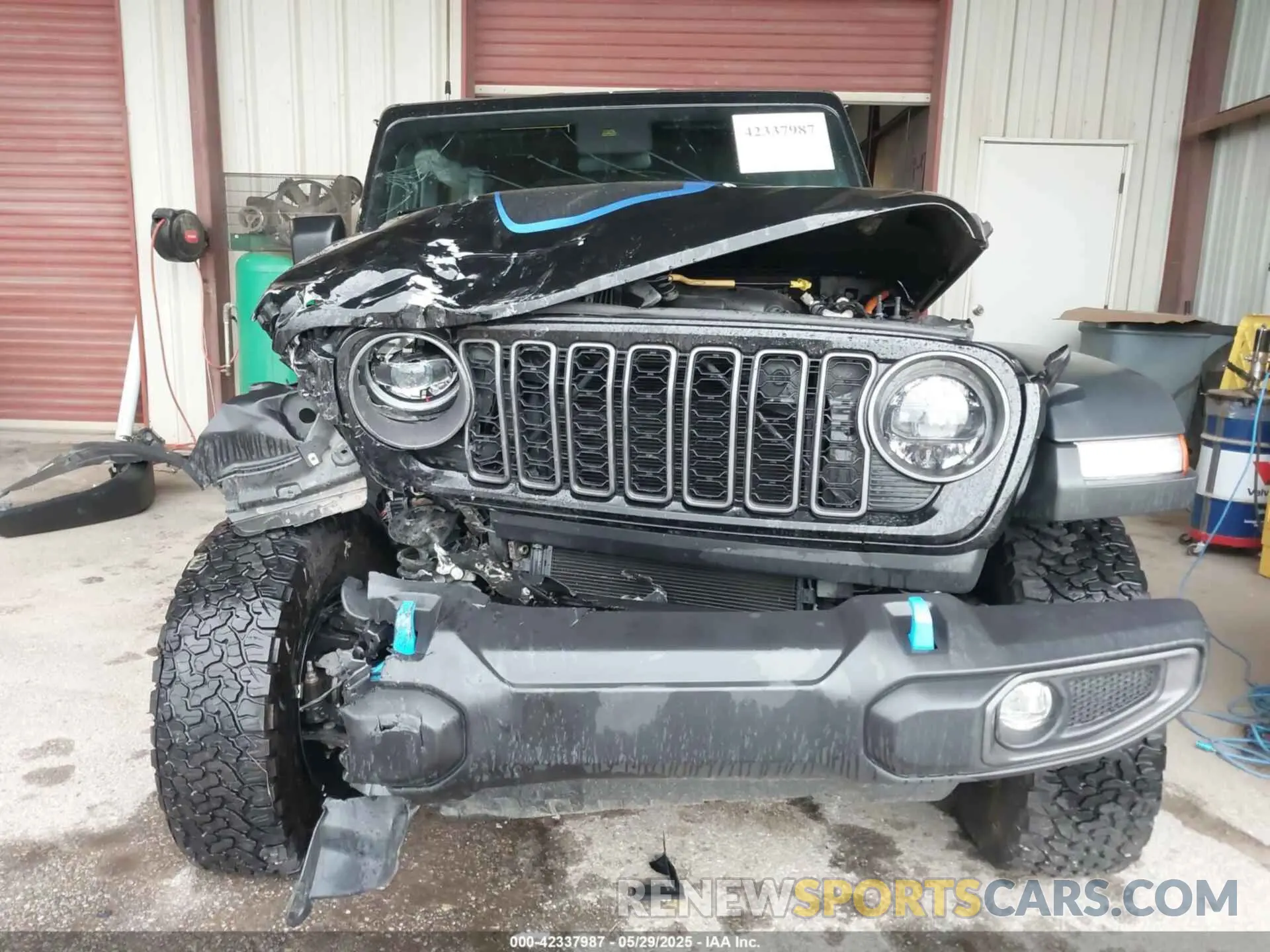 11 Photograph of a damaged car 1C4RJXR6XRW261960 JEEP WRANGLER 4XE 2024