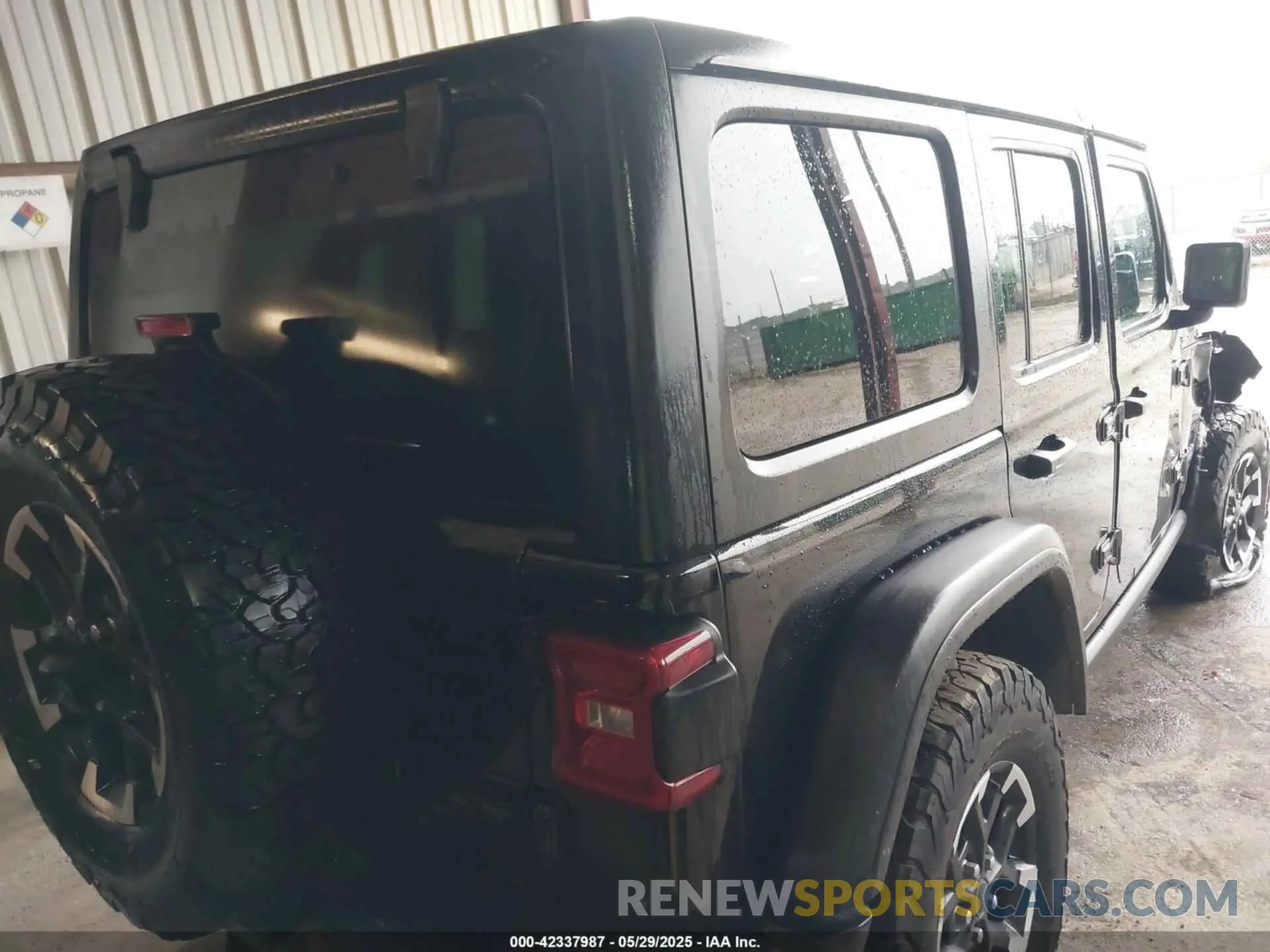 4 Photograph of a damaged car 1C4RJXR6XRW261960 JEEP WRANGLER 4XE 2024
