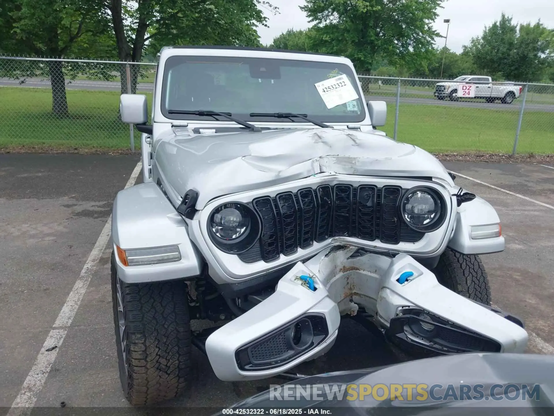 12 Фотография поврежденного автомобиля 1C4RJXU62RW220505 JEEP WRANGLER 4XE 2024