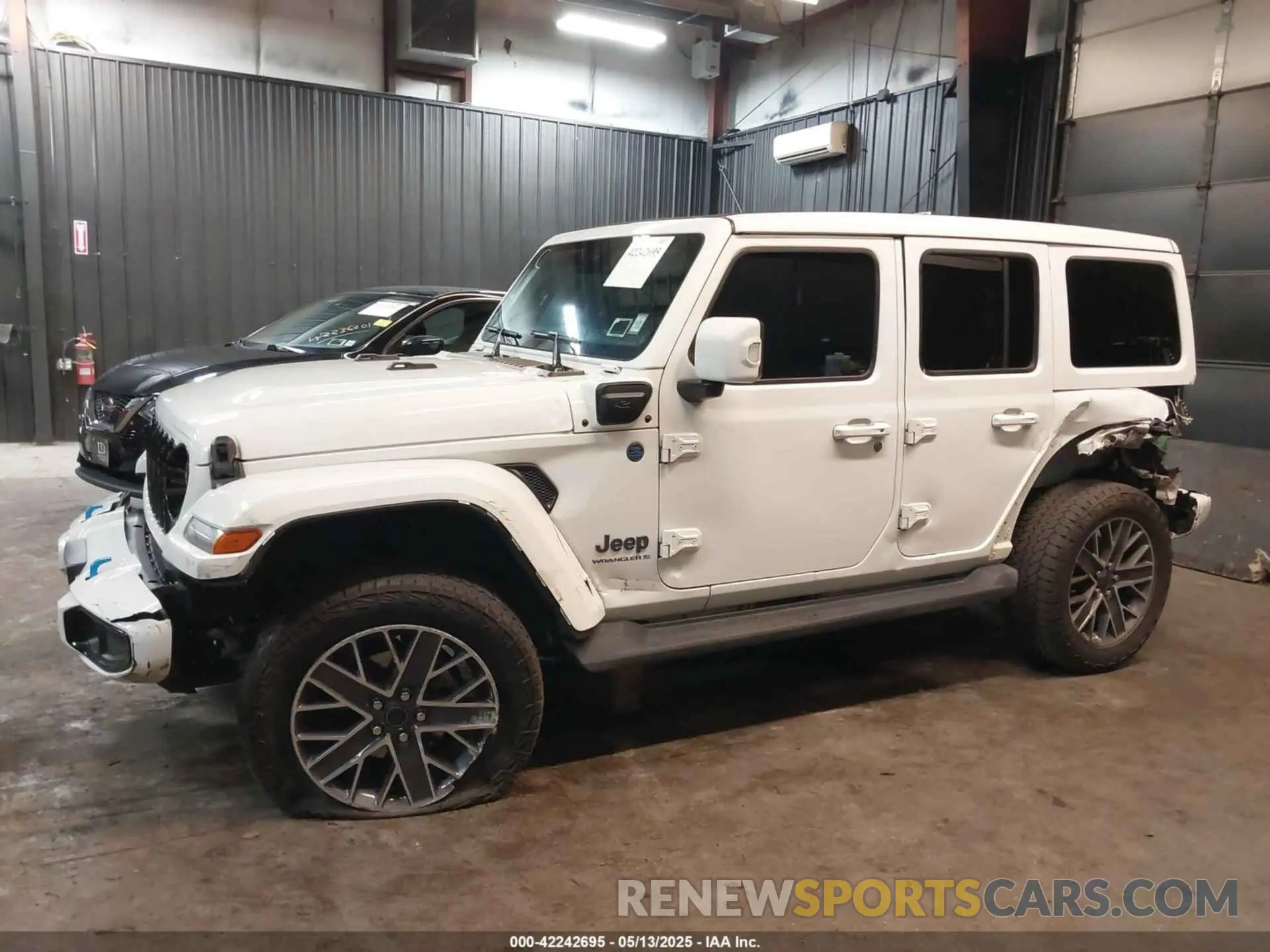 14 Фотография поврежденного автомобиля 1C4RJXU63RW147273 JEEP WRANGLER 4XE 2024