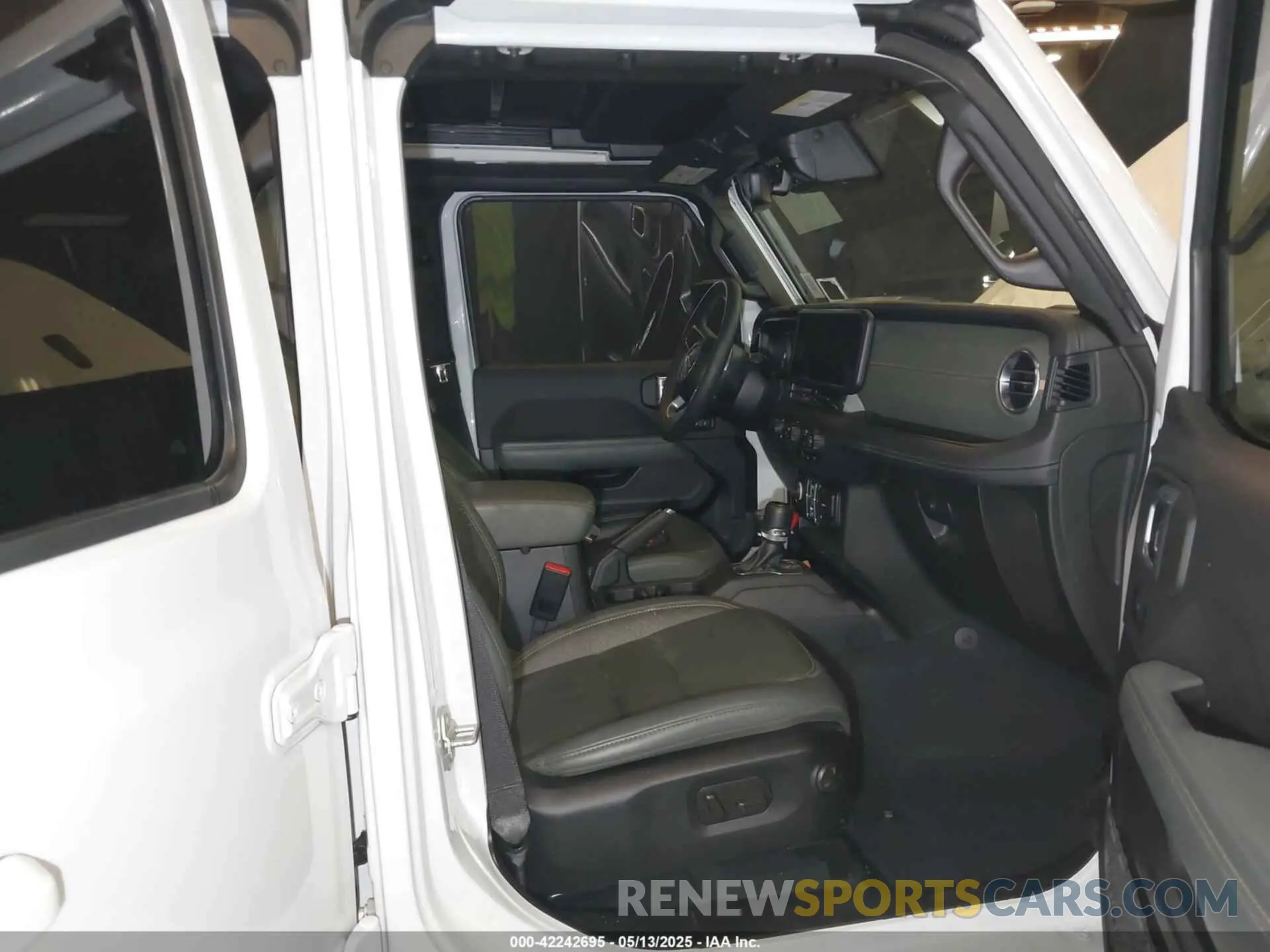 5 Фотография поврежденного автомобиля 1C4RJXU63RW147273 JEEP WRANGLER 4XE 2024