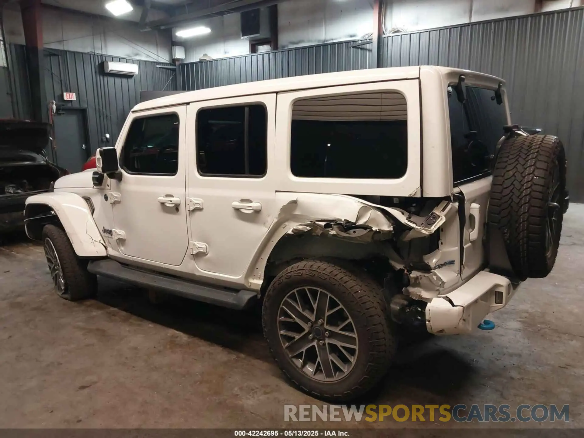 6 Фотография поврежденного автомобиля 1C4RJXU63RW147273 JEEP WRANGLER 4XE 2024