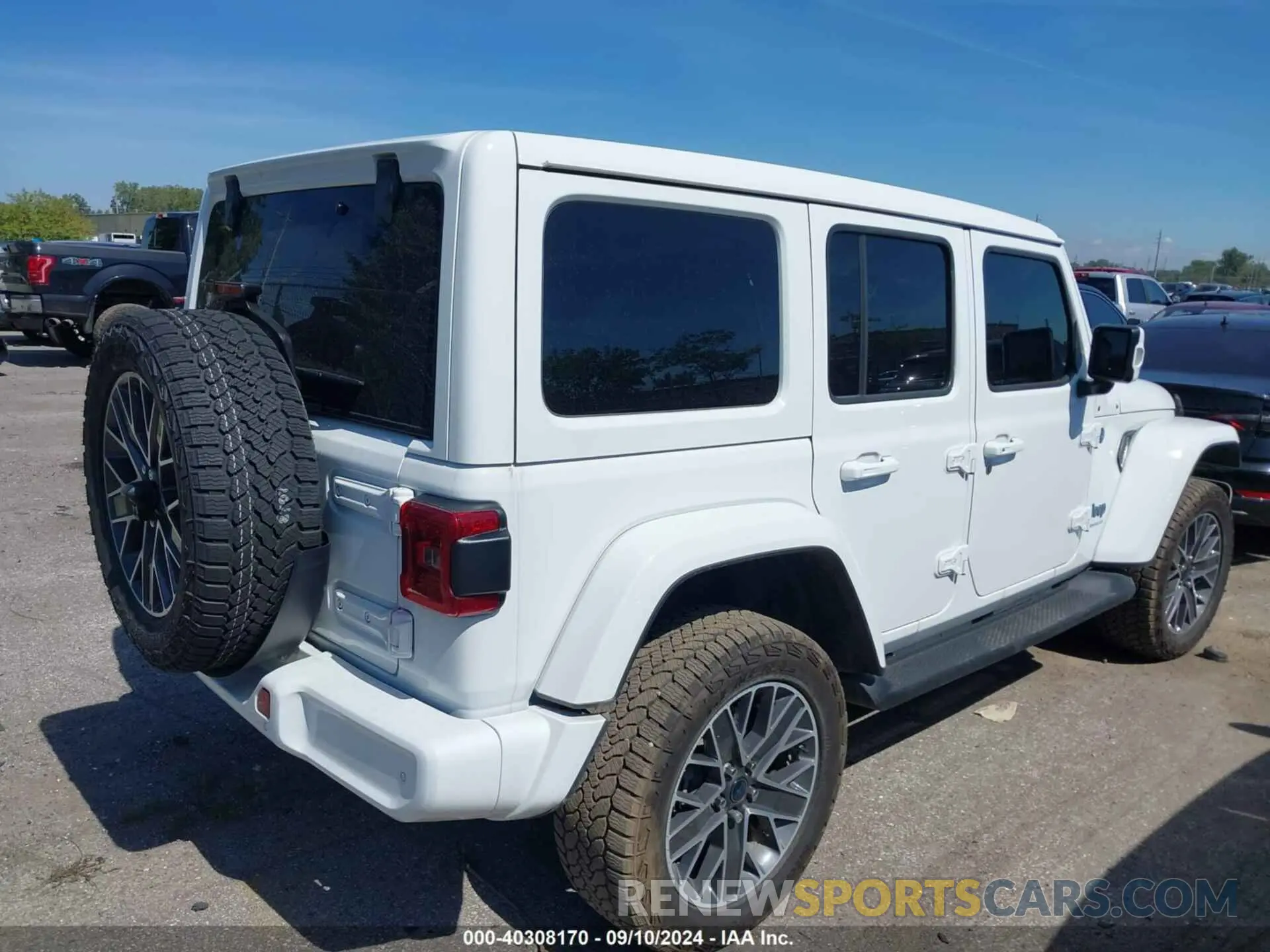 4 Фотография поврежденного автомобиля 1C4RJXU69RW190368 JEEP WRANGLER 4XE 2024