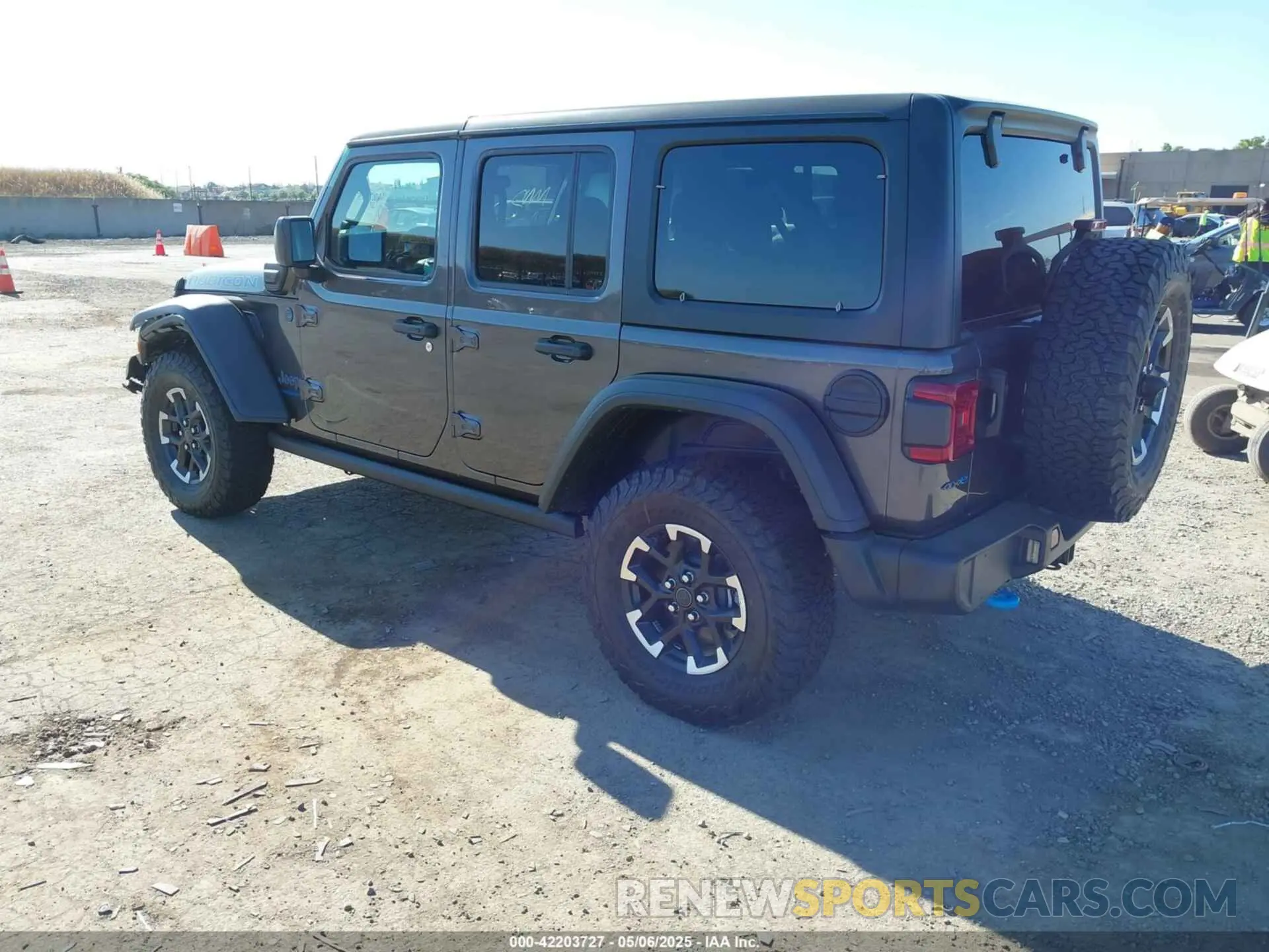 3 Photograph of a damaged car 1C4RJXR63SW572071 JEEP WRANGLER 4XE 2025