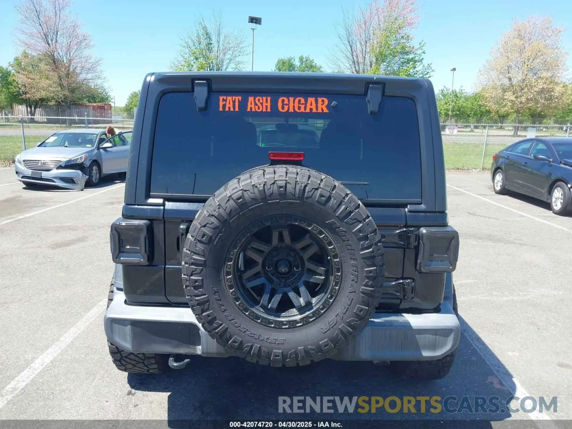 16 Photograph of a damaged car 1C4HJXDG1KW530168 JEEP WRANGLER UNLIMITED 2019