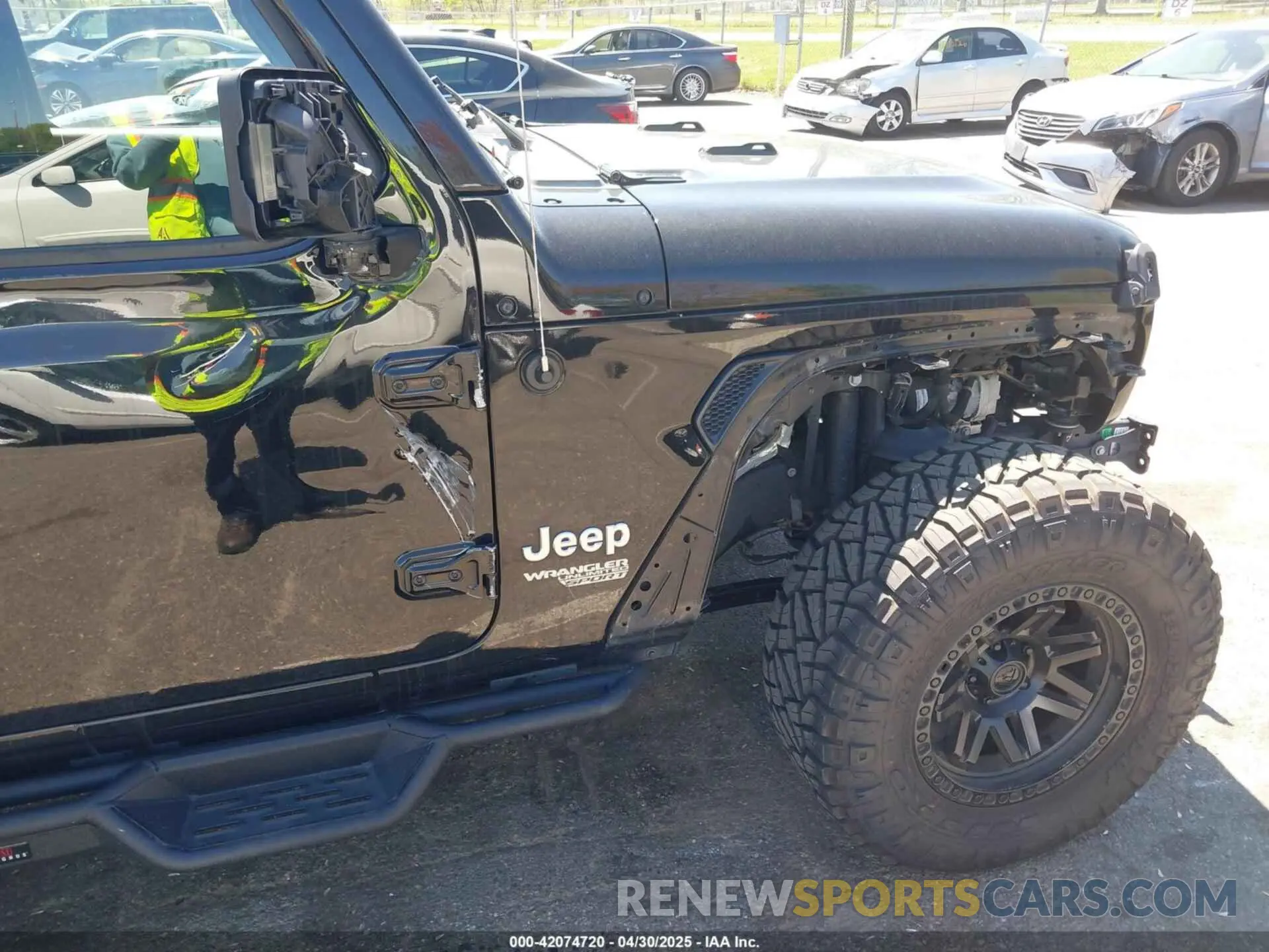 17 Photograph of a damaged car 1C4HJXDG1KW530168 JEEP WRANGLER UNLIMITED 2019