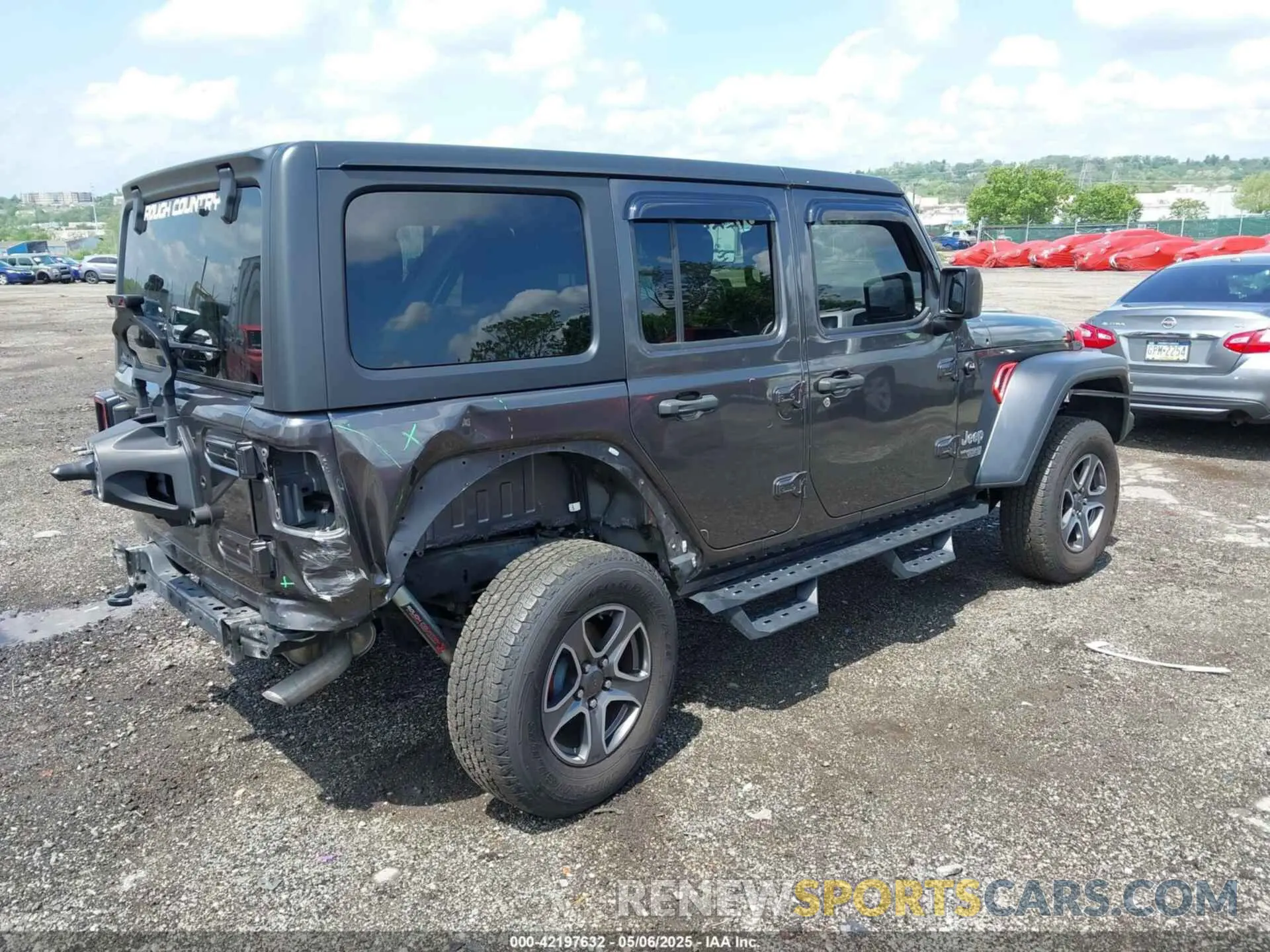 4 Photograph of a damaged car 1C4HJXDG3KW569389 JEEP WRANGLER UNLIMITED 2019