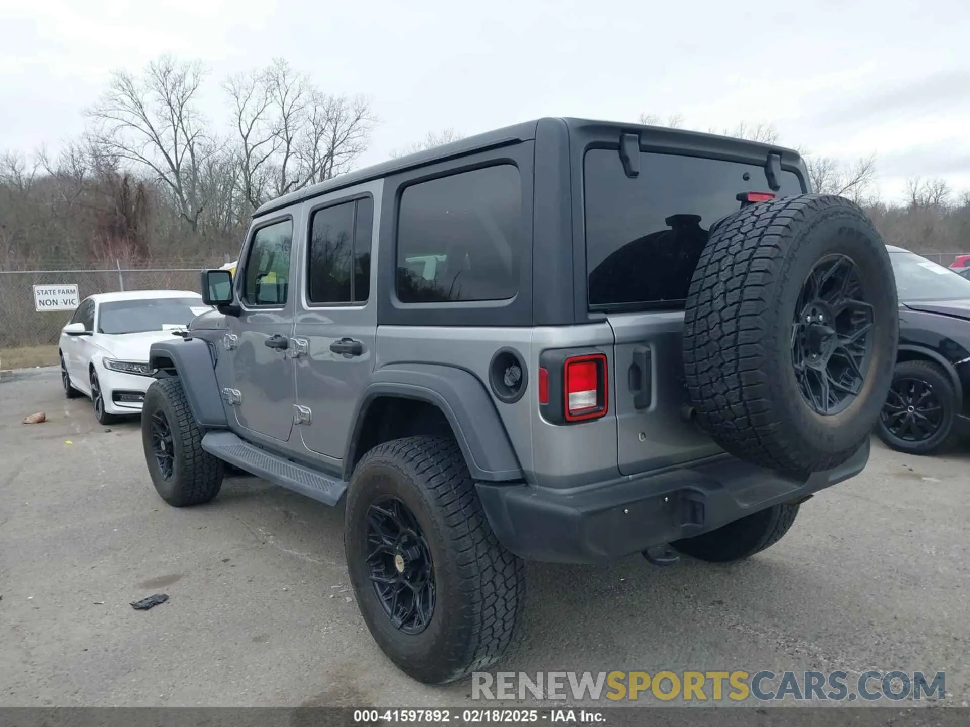 3 Photograph of a damaged car 1C4HJXDG4KW518726 JEEP WRANGLER UNLIMITED 2019