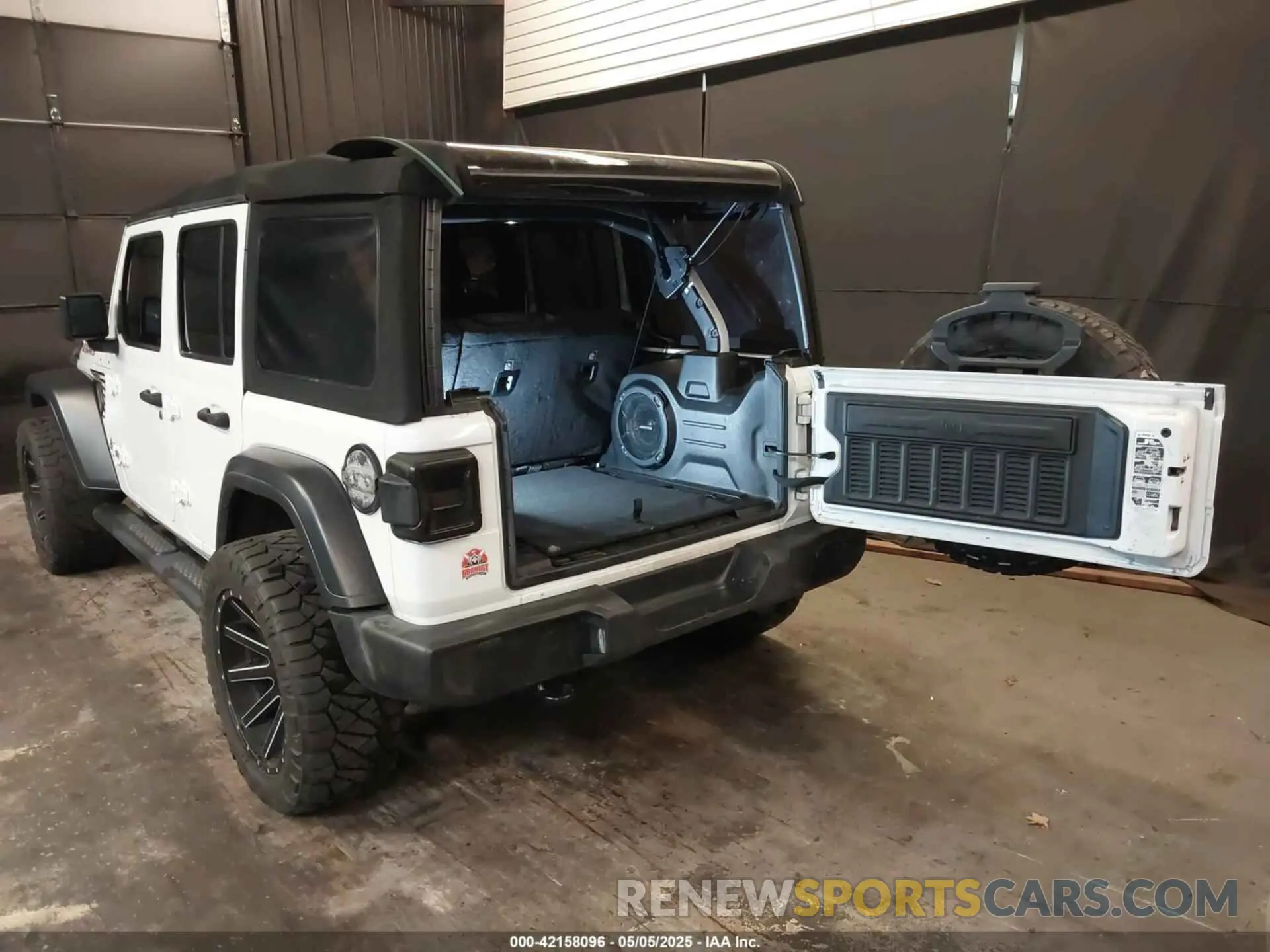3 Фотография поврежденного автомобиля 1C4HJXDG4KW639403 JEEP WRANGLER UNLIMITED 2019