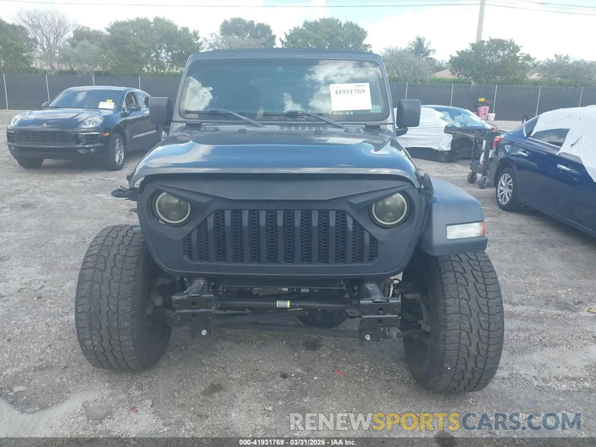 13 Photograph of a damaged car 1C4HJXDG6KW539951 JEEP WRANGLER UNLIMITED 2019