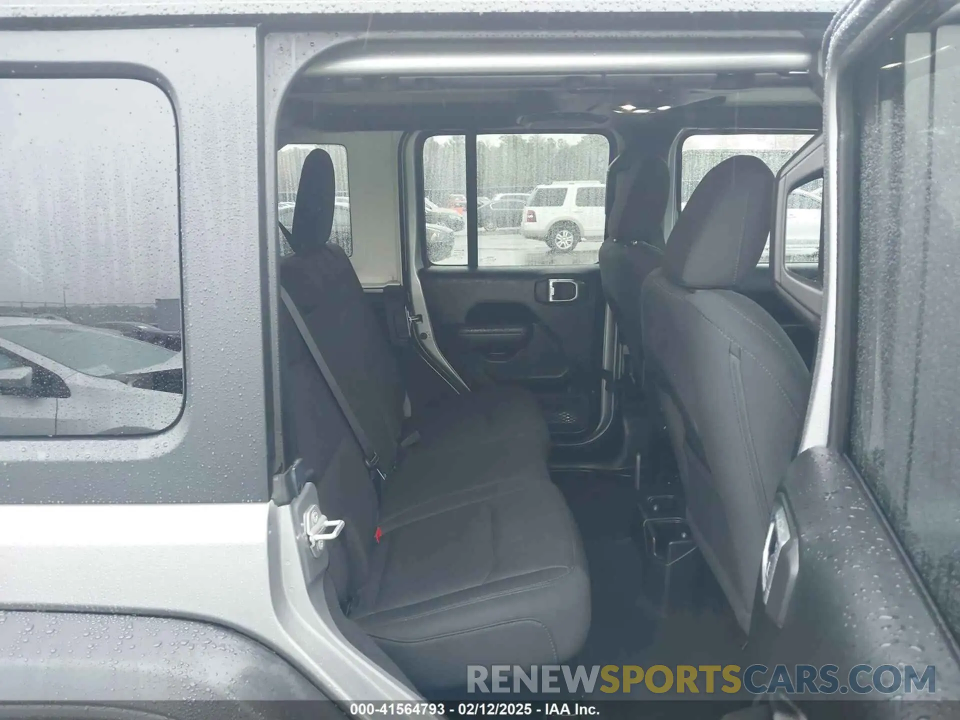8 Photograph of a damaged car 1C4HJXDG7KW558525 JEEP WRANGLER UNLIMITED 2019