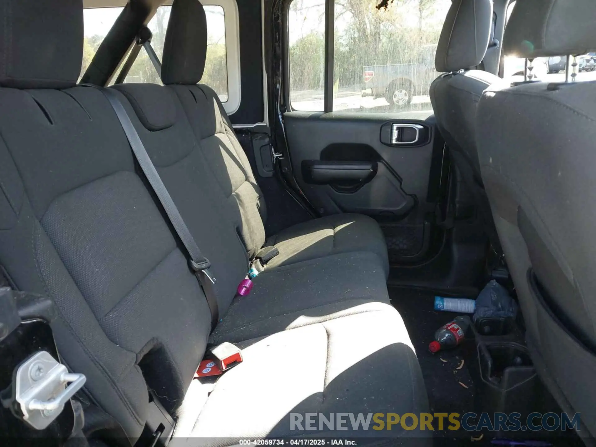 8 Photograph of a damaged car 1C4HJXDG7KW671598 JEEP WRANGLER UNLIMITED 2019