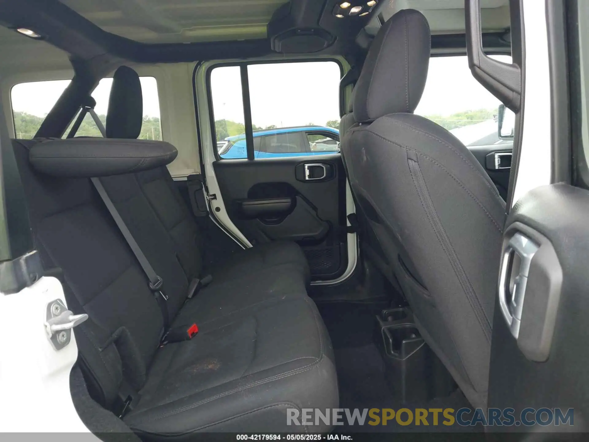 8 Photograph of a damaged car 1C4HJXDG9KW578596 JEEP WRANGLER UNLIMITED 2019