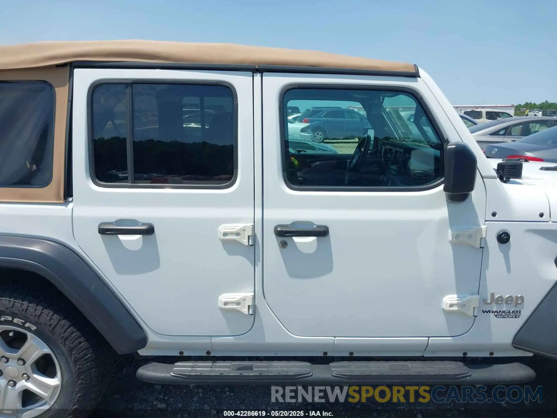13 Photograph of a damaged car 1C4HJXDN2KW508341 JEEP WRANGLER UNLIMITED 2019
