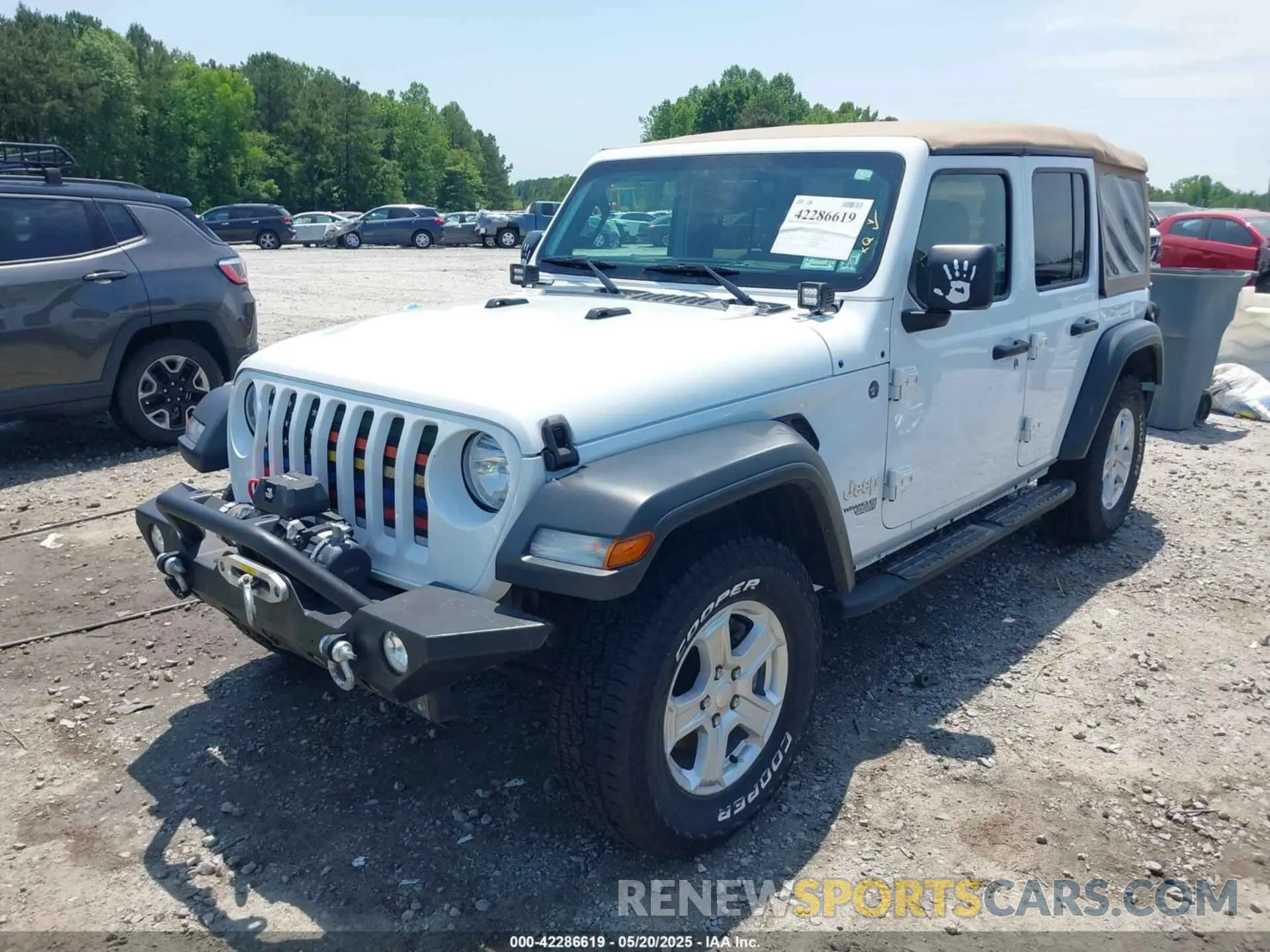 2 Photograph of a damaged car 1C4HJXDN2KW508341 JEEP WRANGLER UNLIMITED 2019