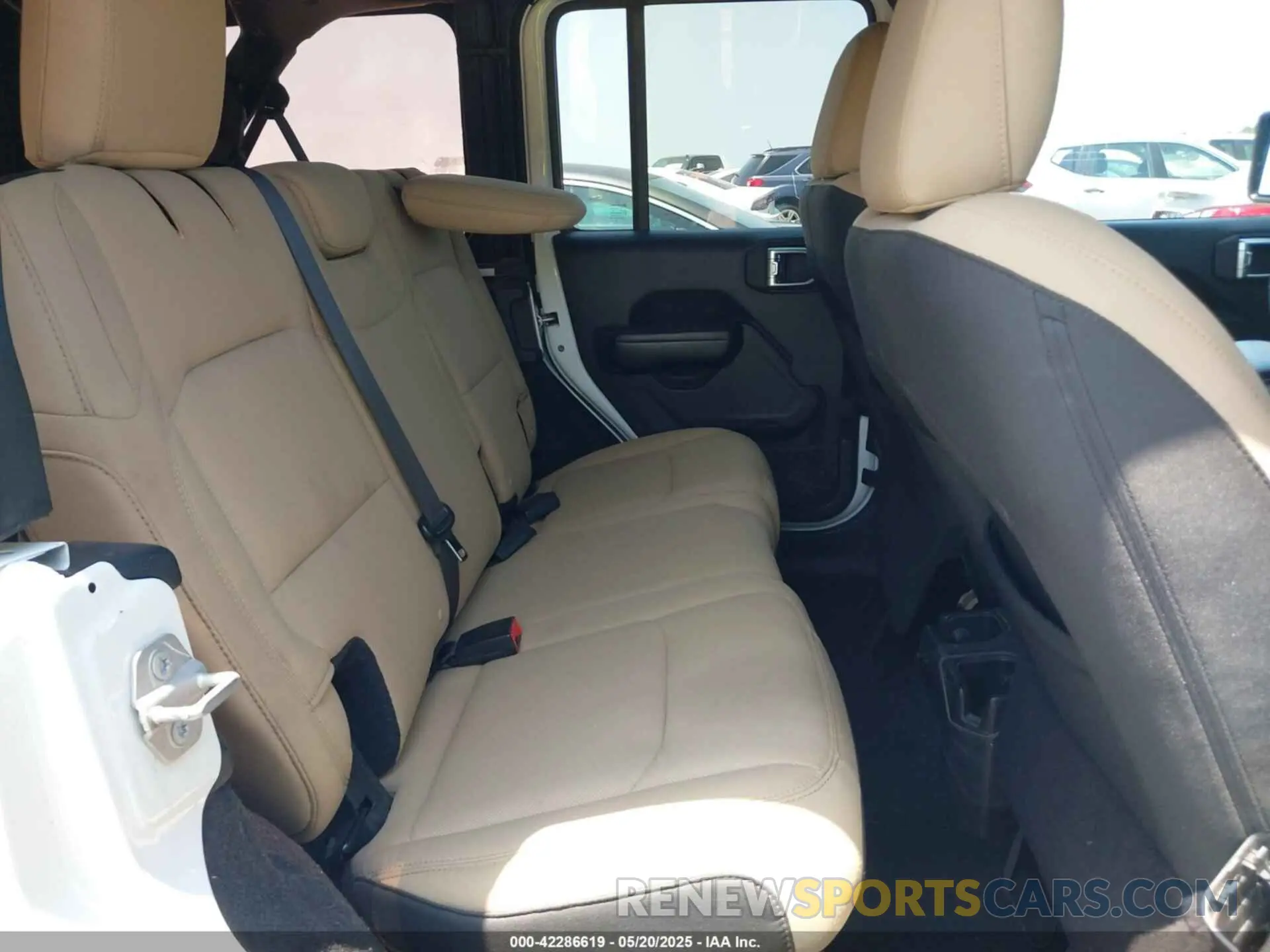 8 Photograph of a damaged car 1C4HJXDN2KW508341 JEEP WRANGLER UNLIMITED 2019