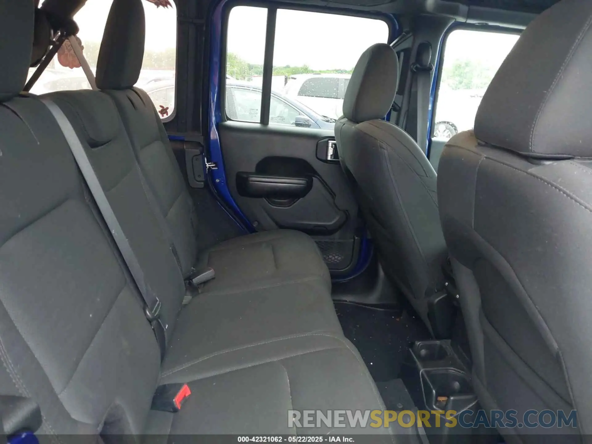 8 Photograph of a damaged car 1C4HJXDN3KW547195 JEEP WRANGLER UNLIMITED 2019