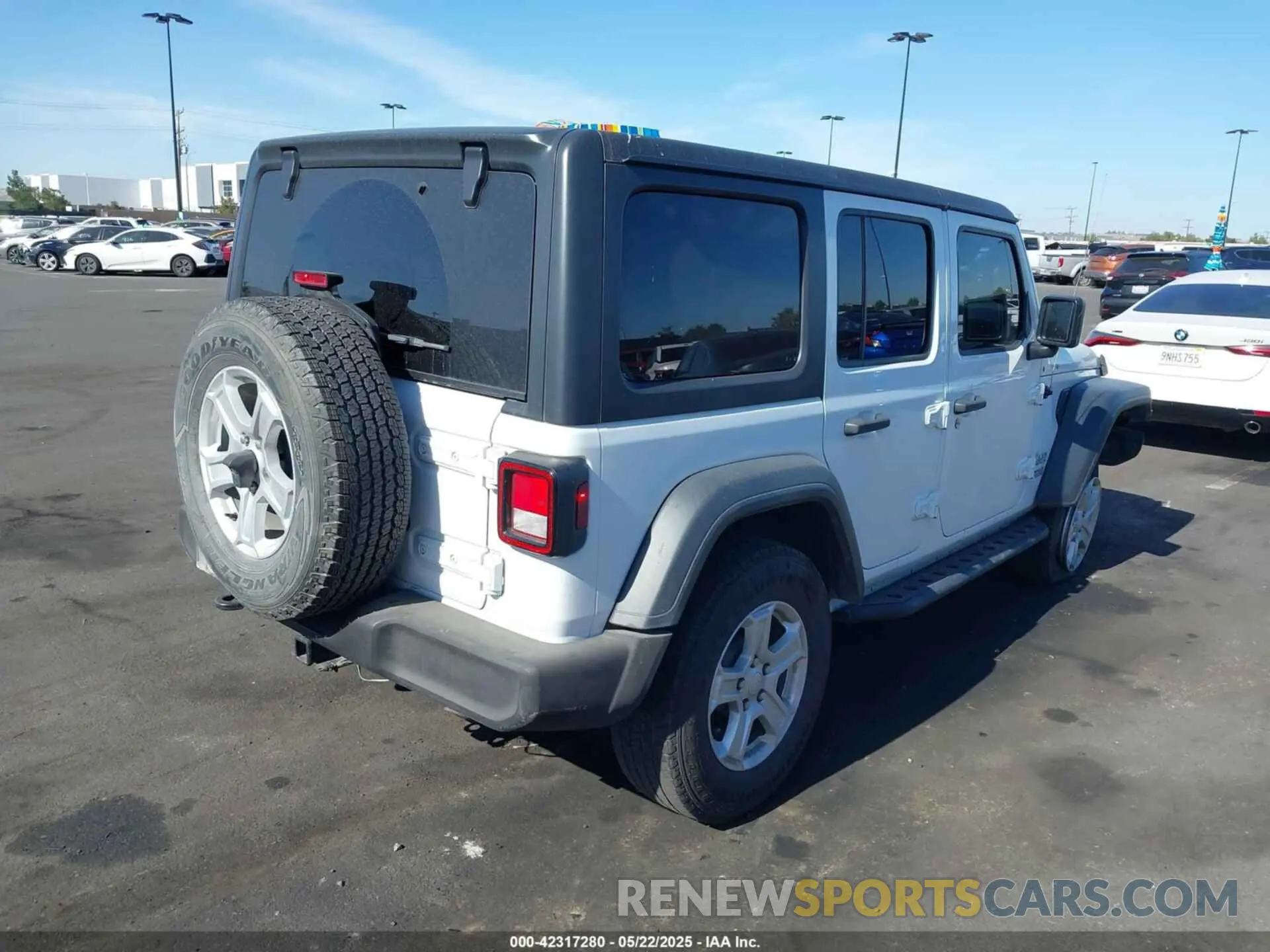 4 Photograph of a damaged car 1C4HJXDN4KW570520 JEEP WRANGLER UNLIMITED 2019