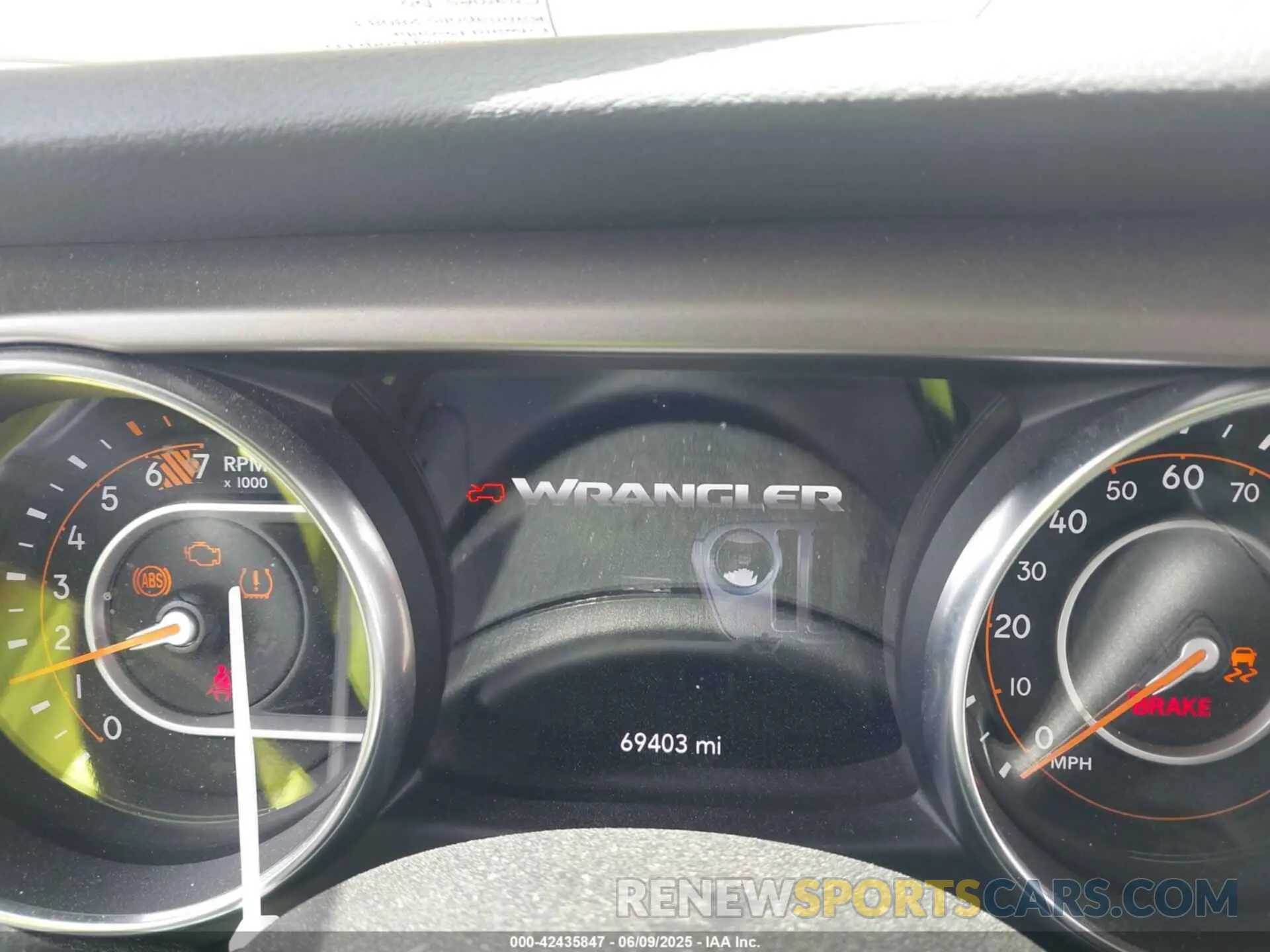 7 Photograph of a damaged car 1C4HJXDN4KW577273 JEEP WRANGLER UNLIMITED 2019