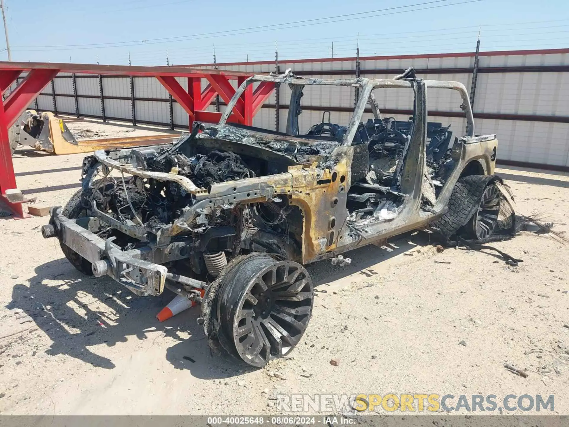 2 Photograph of a damaged car 1C4HJXEG0KW528118 JEEP WRANGLER UNLIMITED 2019