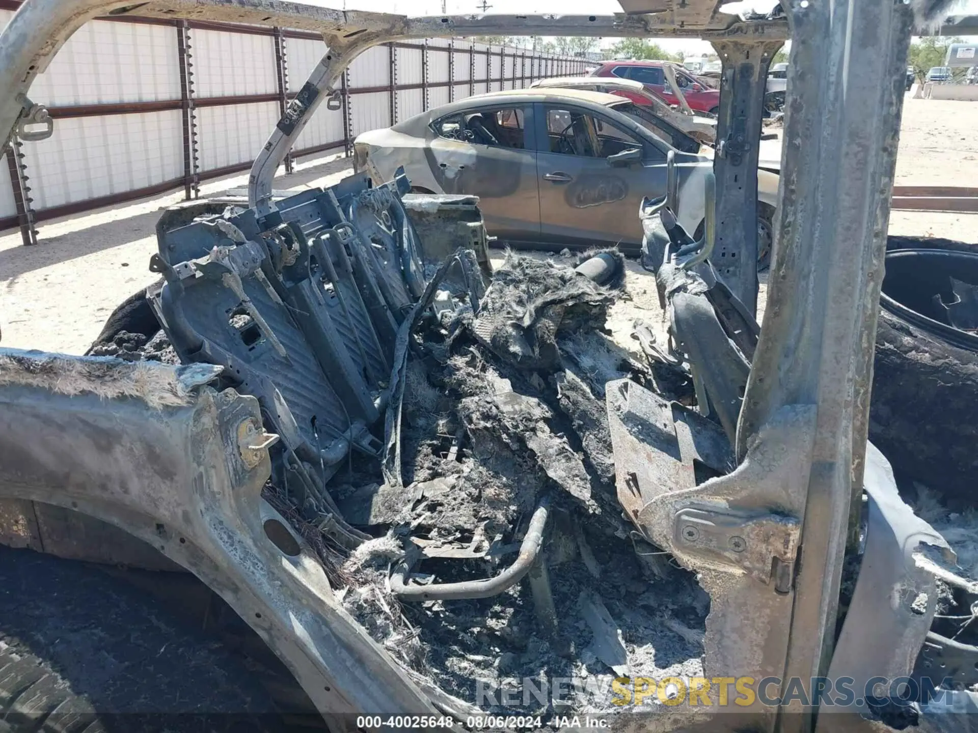 8 Photograph of a damaged car 1C4HJXEG0KW528118 JEEP WRANGLER UNLIMITED 2019
