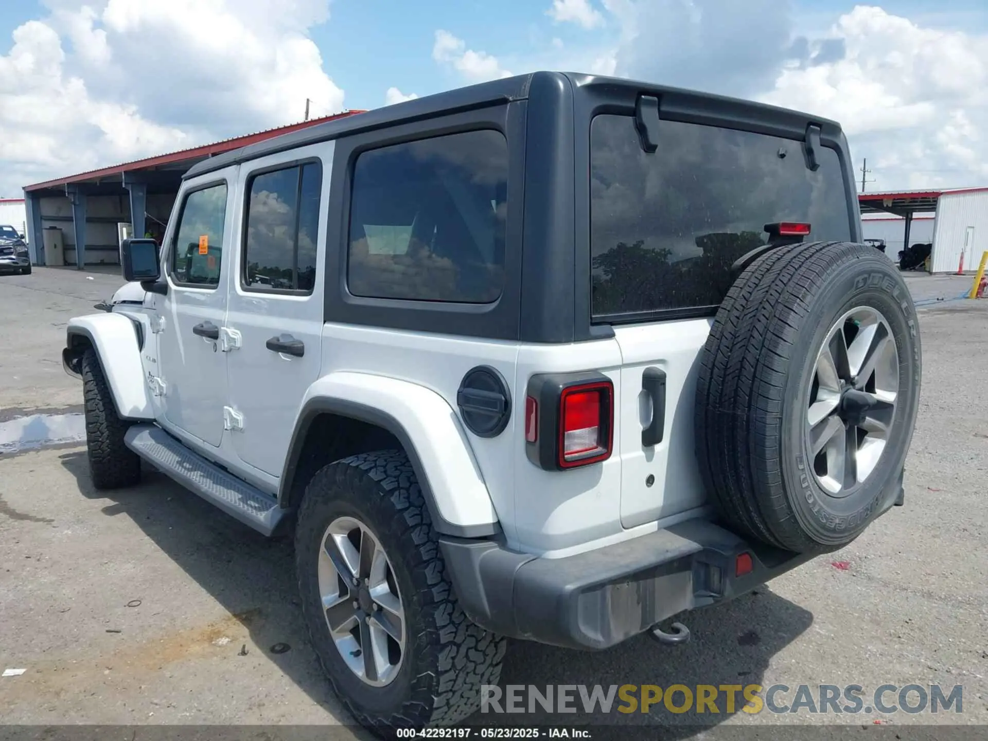 3 Photograph of a damaged car 1C4HJXEG2KW576753 JEEP WRANGLER UNLIMITED 2019