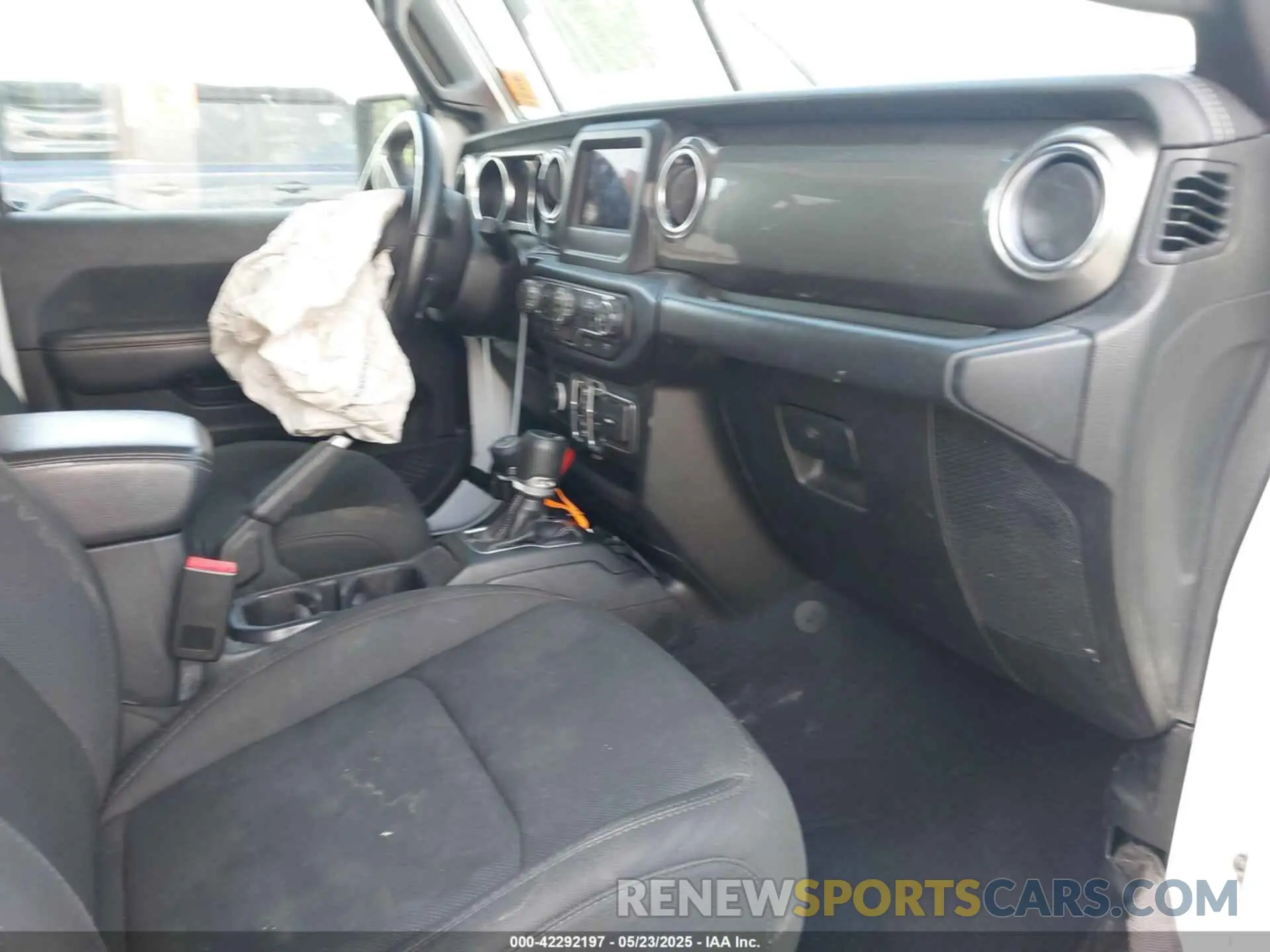 5 Photograph of a damaged car 1C4HJXEG2KW576753 JEEP WRANGLER UNLIMITED 2019