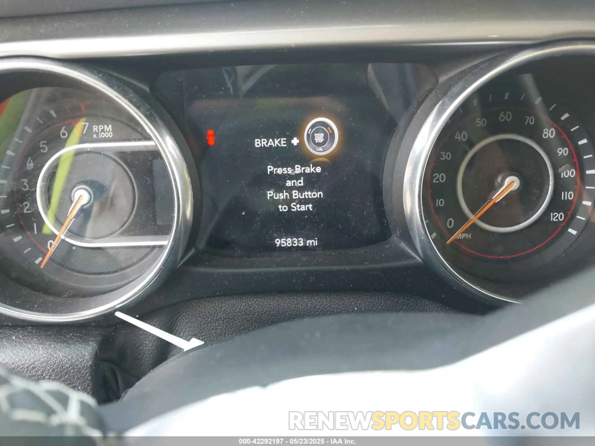 7 Photograph of a damaged car 1C4HJXEG2KW576753 JEEP WRANGLER UNLIMITED 2019