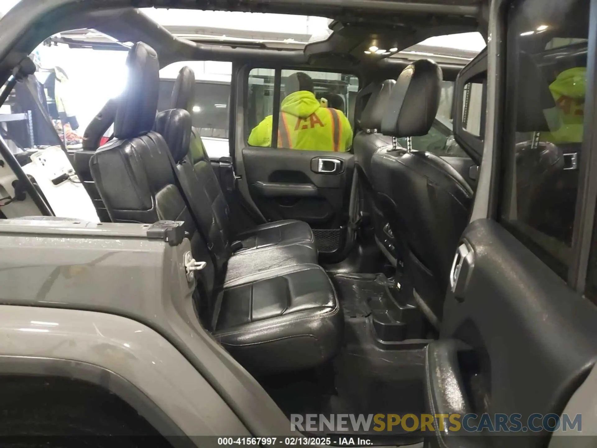 8 Photograph of a damaged car 1C4HJXEG4KW527280 JEEP WRANGLER UNLIMITED 2019