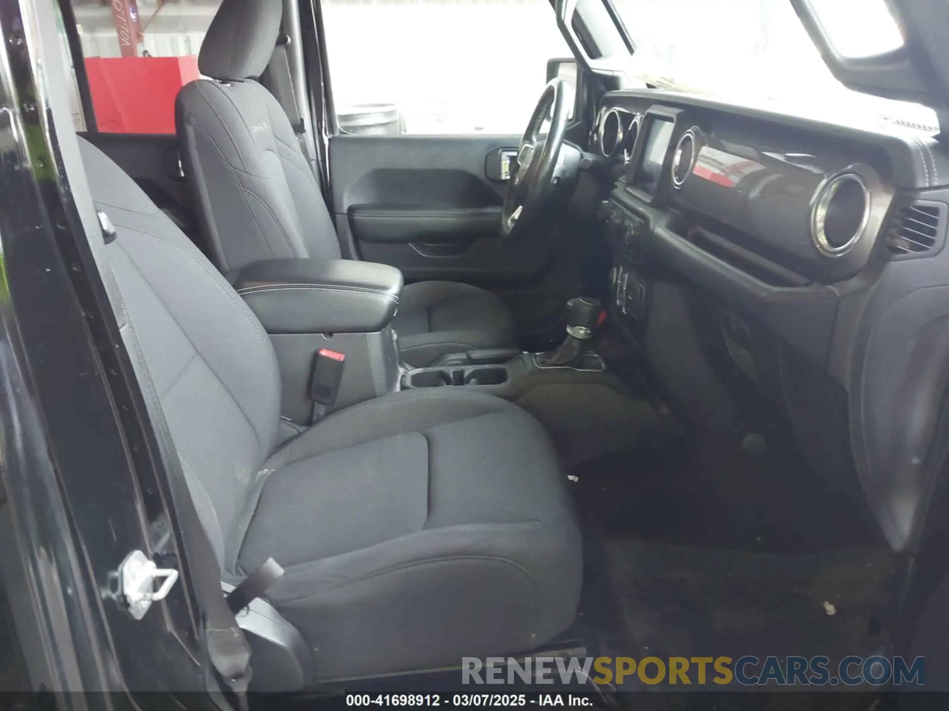 5 Photograph of a damaged car 1C4HJXEG5KW532861 JEEP WRANGLER UNLIMITED 2019
