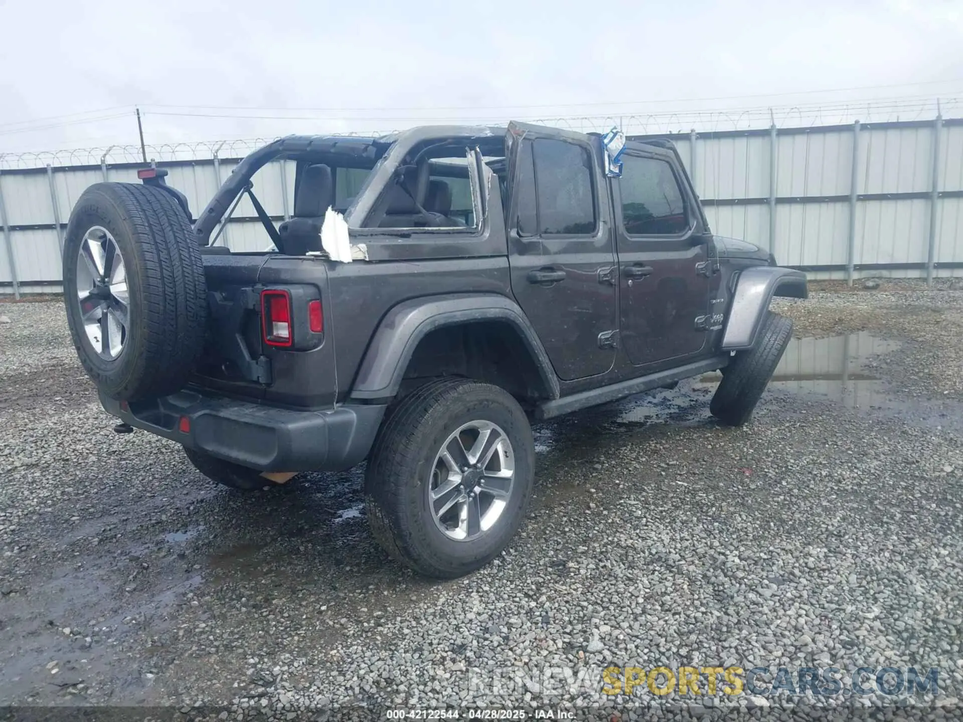 4 Photograph of a damaged car 1C4HJXEG8KW627530 JEEP WRANGLER UNLIMITED 2019