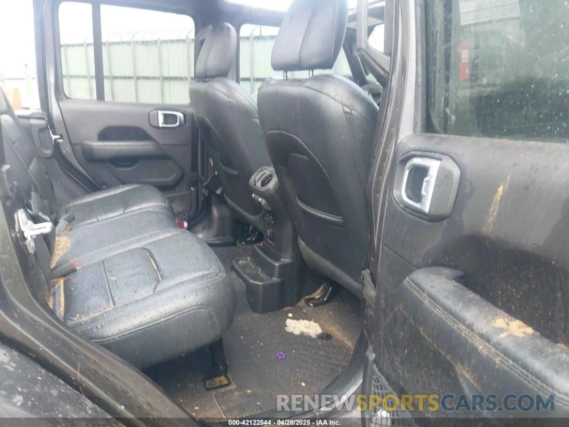 8 Photograph of a damaged car 1C4HJXEG8KW627530 JEEP WRANGLER UNLIMITED 2019