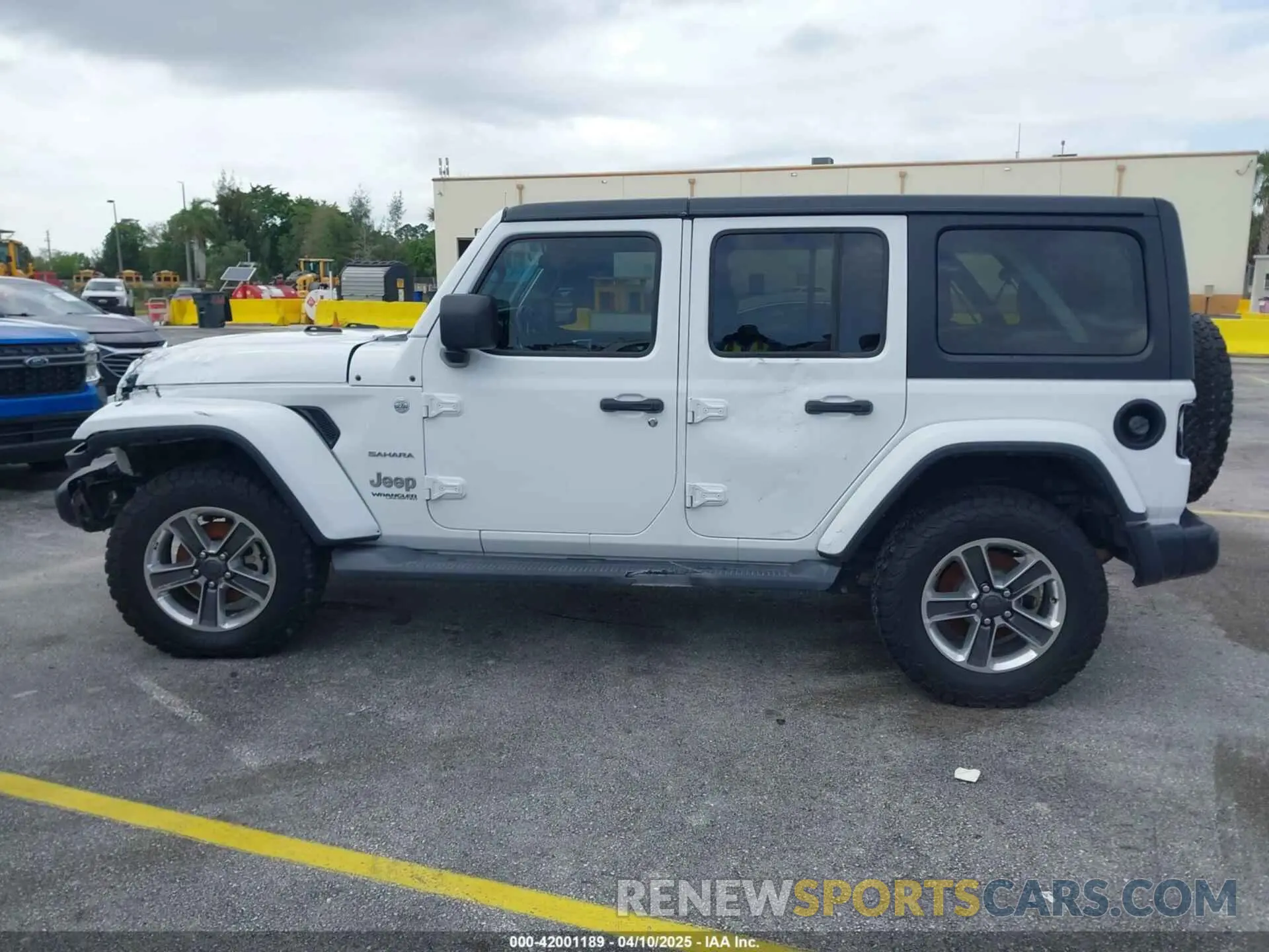 14 Photograph of a damaged car 1C4HJXEN0KW623325 JEEP WRANGLER UNLIMITED 2019