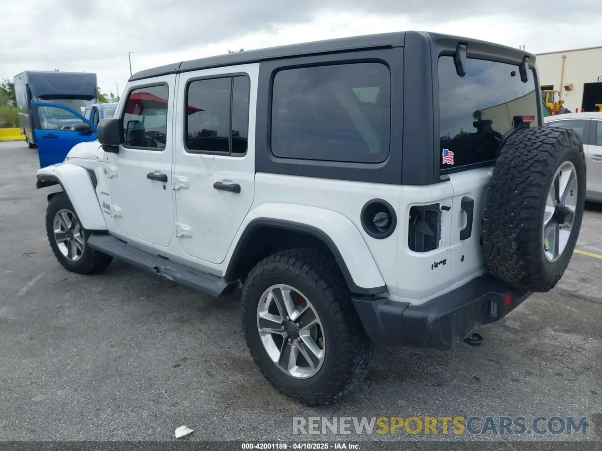 3 Photograph of a damaged car 1C4HJXEN0KW623325 JEEP WRANGLER UNLIMITED 2019