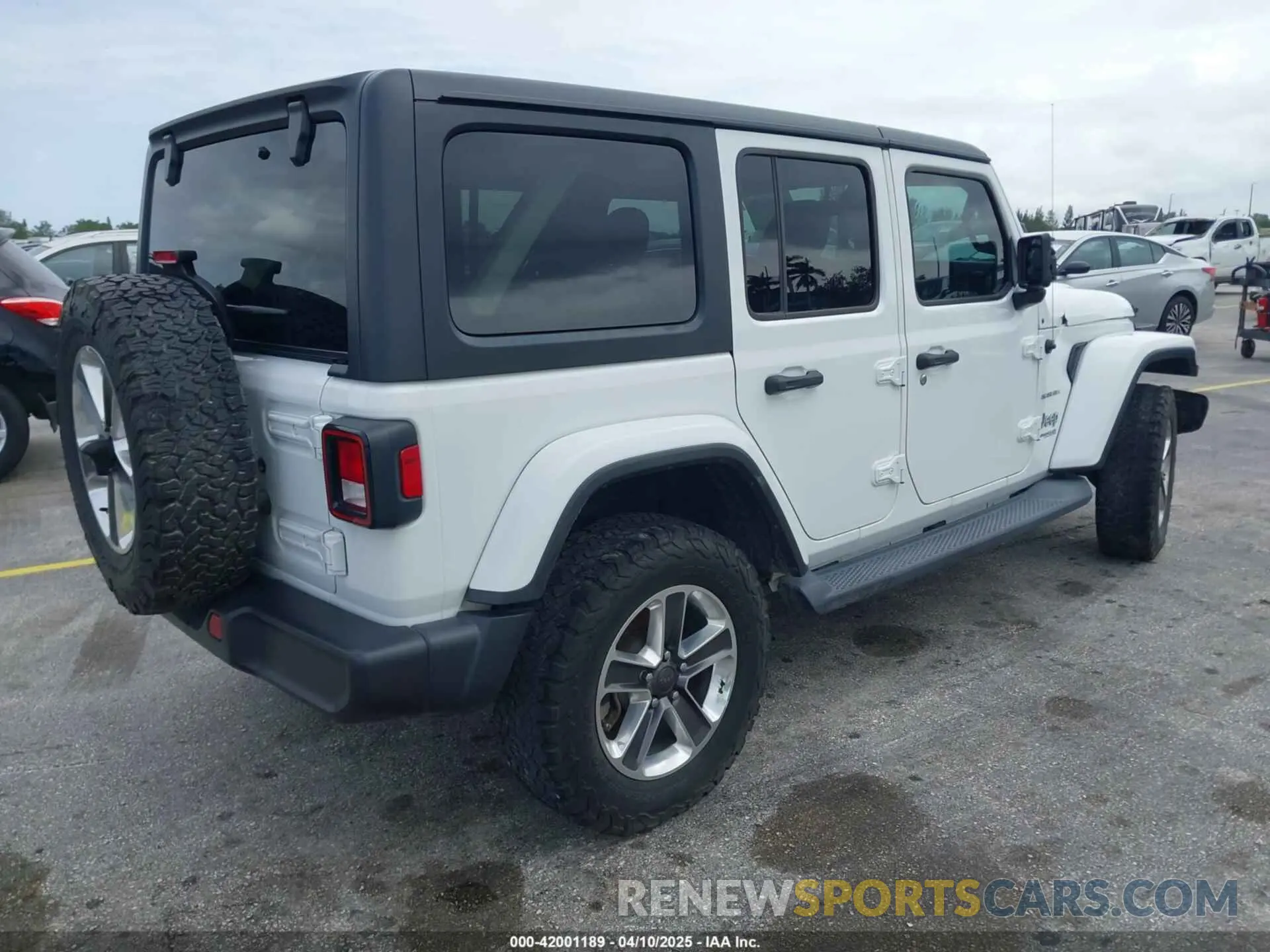 4 Photograph of a damaged car 1C4HJXEN0KW623325 JEEP WRANGLER UNLIMITED 2019