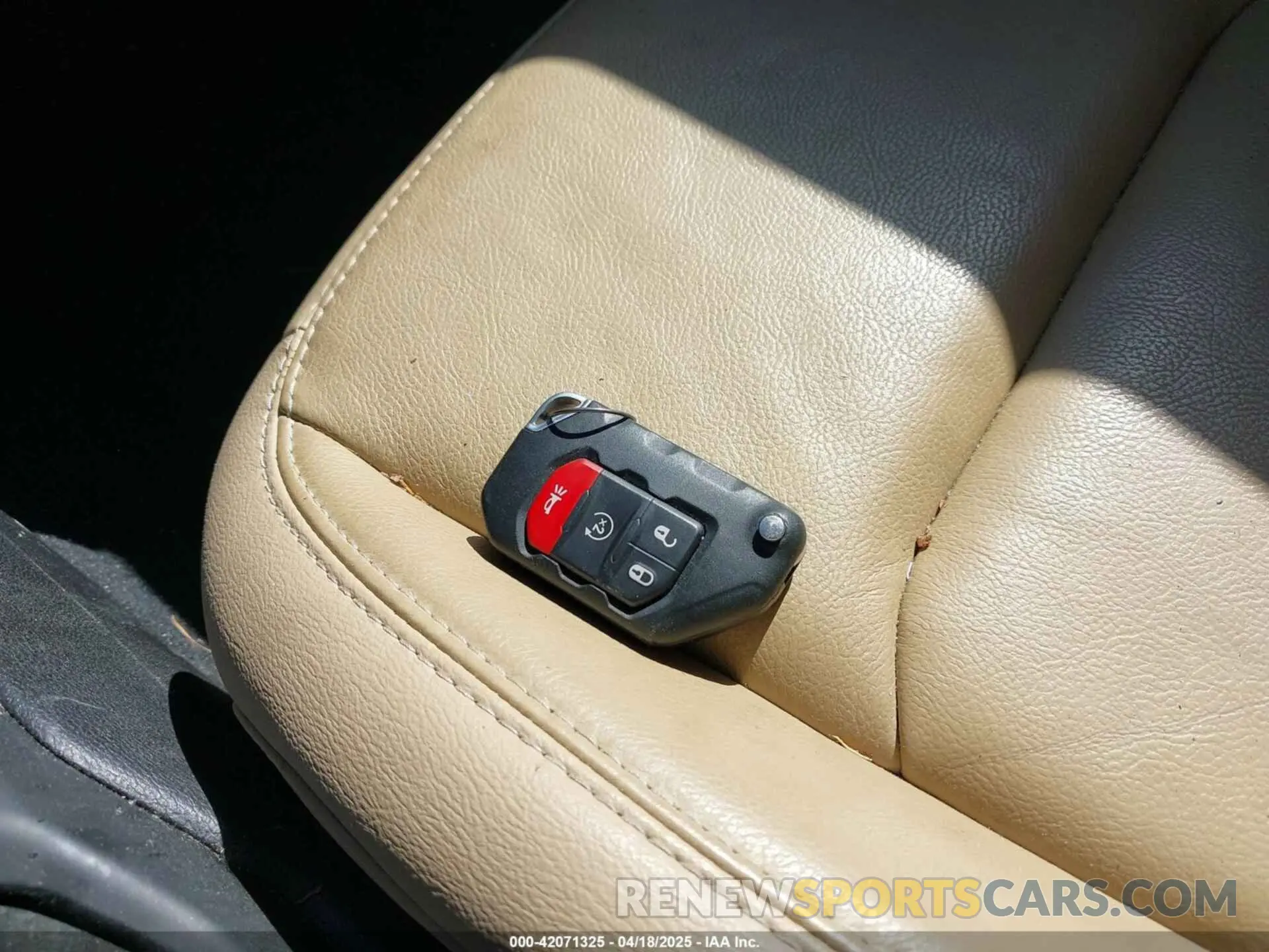 11 Photograph of a damaged car 1C4HJXEN5KW509806 JEEP WRANGLER UNLIMITED 2019