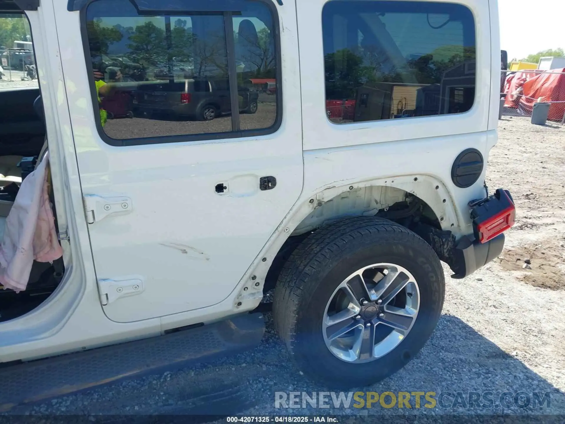 20 Photograph of a damaged car 1C4HJXEN5KW509806 JEEP WRANGLER UNLIMITED 2019