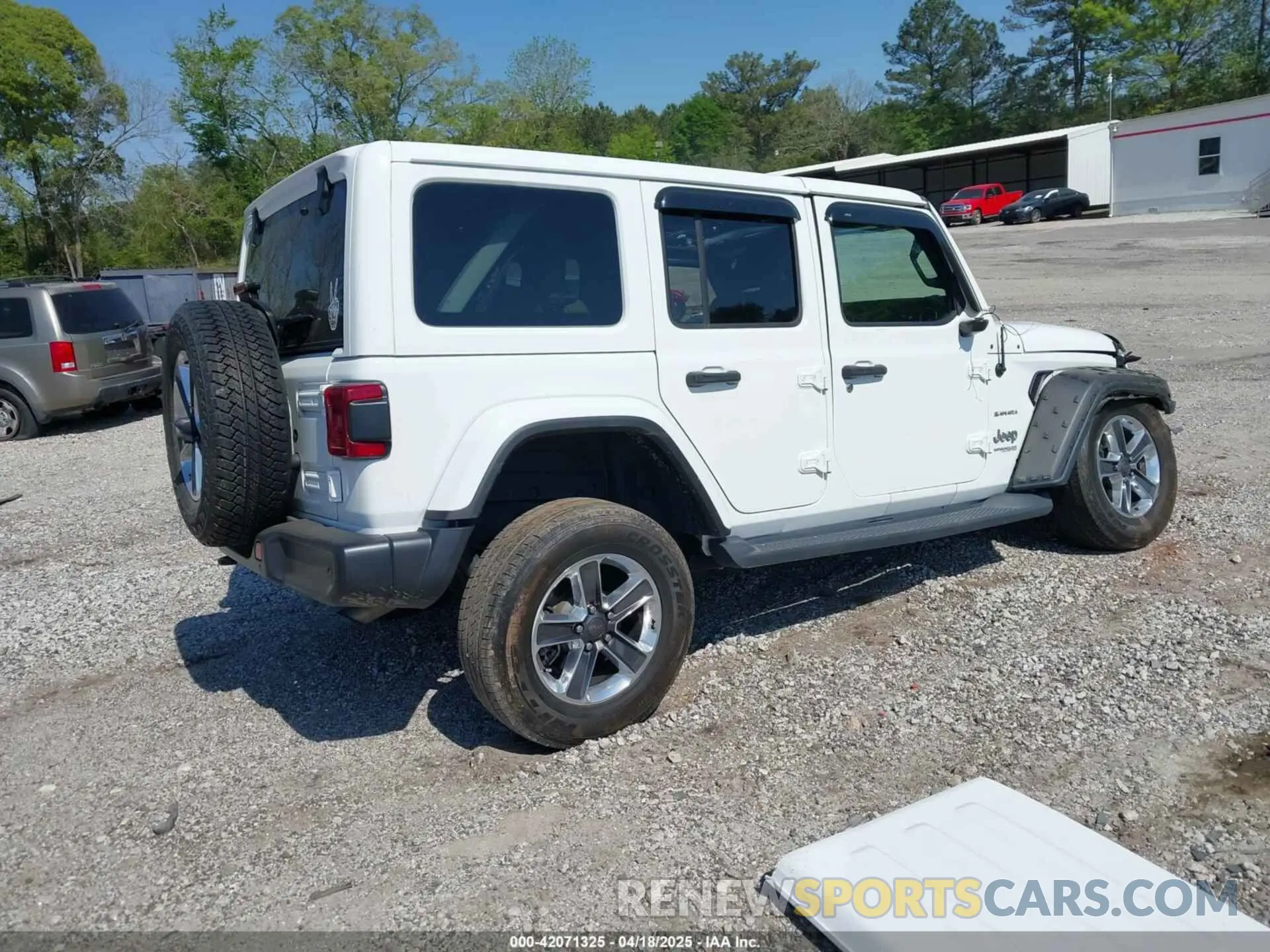 4 Photograph of a damaged car 1C4HJXEN5KW509806 JEEP WRANGLER UNLIMITED 2019