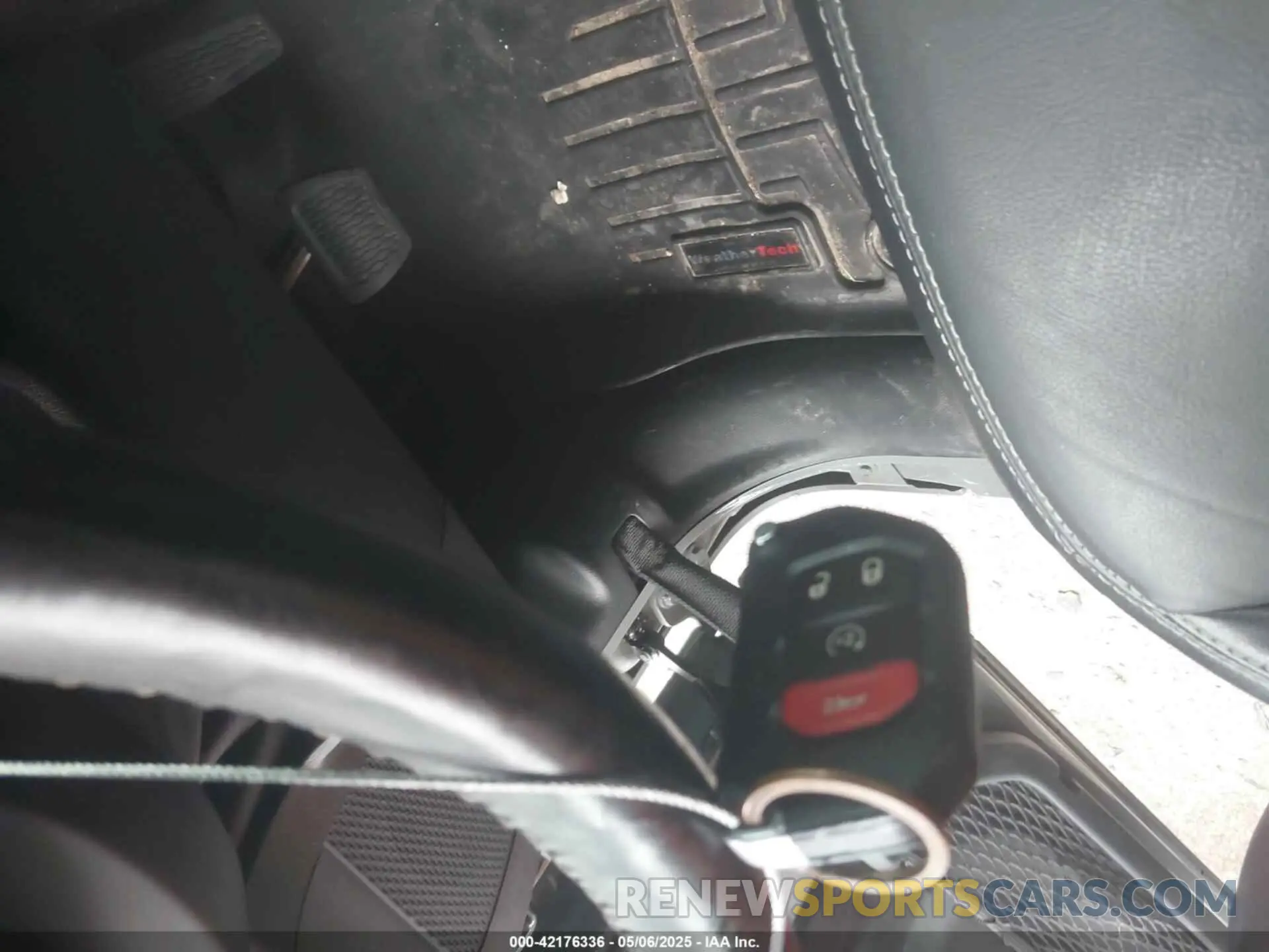11 Photograph of a damaged car 1C4HJXEN6KW500998 JEEP WRANGLER UNLIMITED 2019