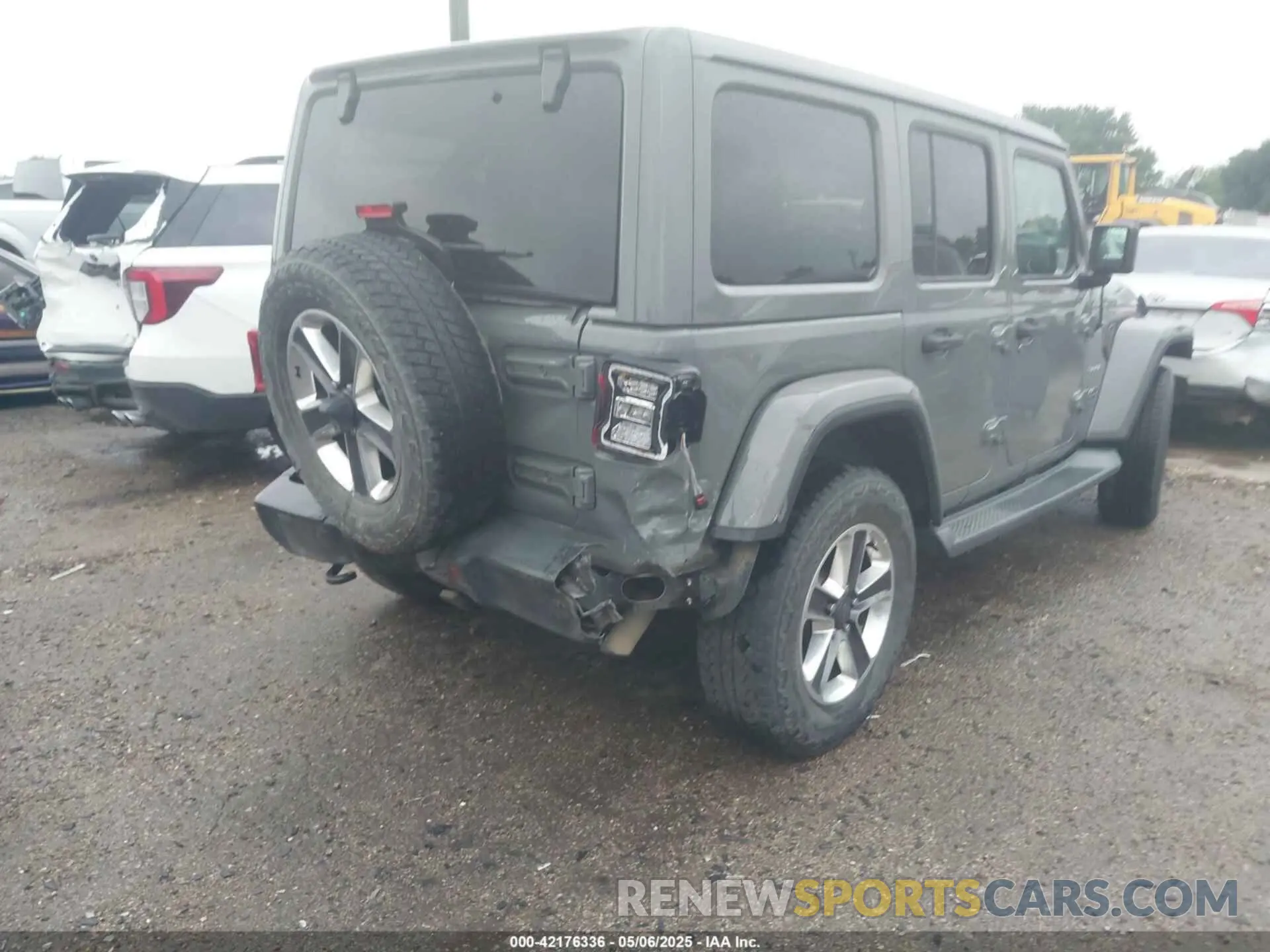 4 Photograph of a damaged car 1C4HJXEN6KW500998 JEEP WRANGLER UNLIMITED 2019