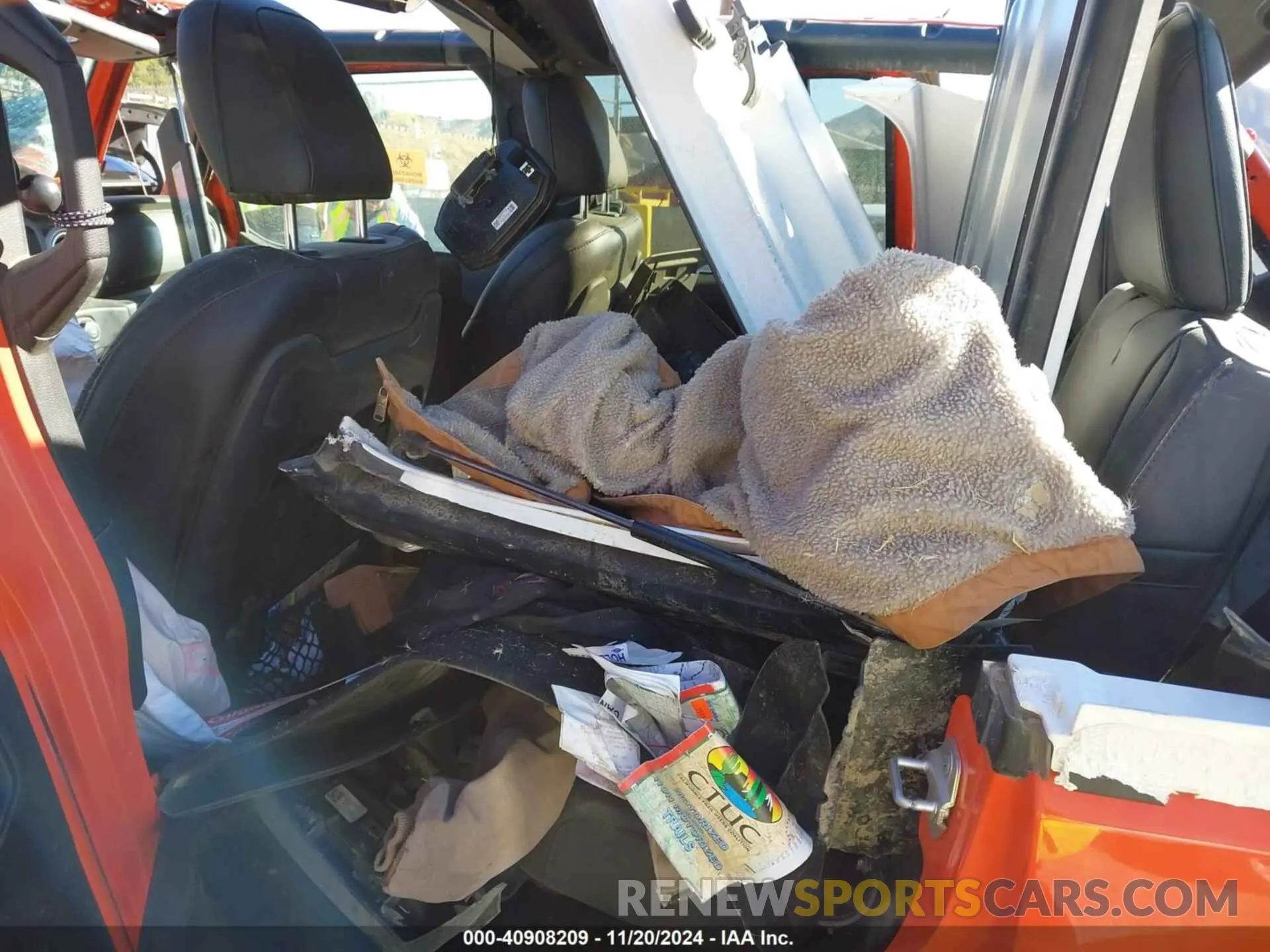 8 Photograph of a damaged car 1C4HJXFG3KW663592 JEEP WRANGLER UNLIMITED 2019