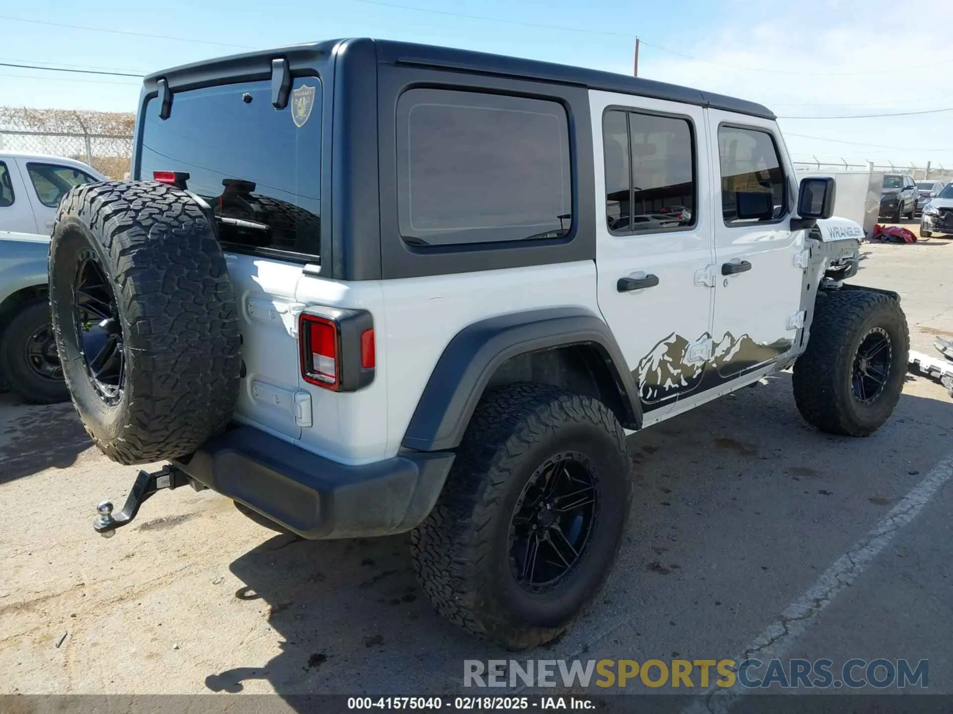 4 Photograph of a damaged car 1C4HJXDG0LW174393 JEEP WRANGLER UNLIMITED 2020