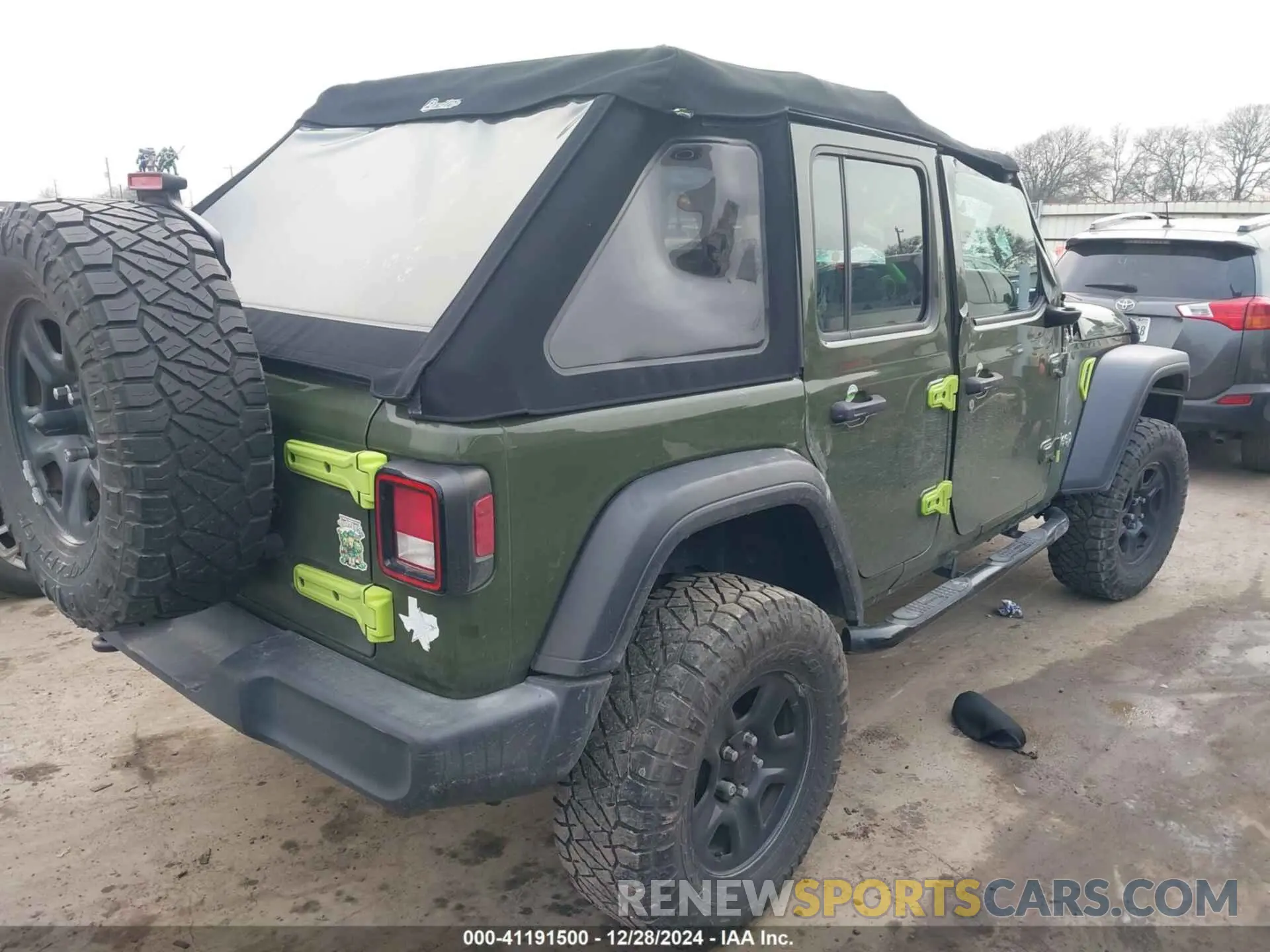 4 Photograph of a damaged car 1C4HJXDG2LW310684 JEEP WRANGLER UNLIMITED 2020