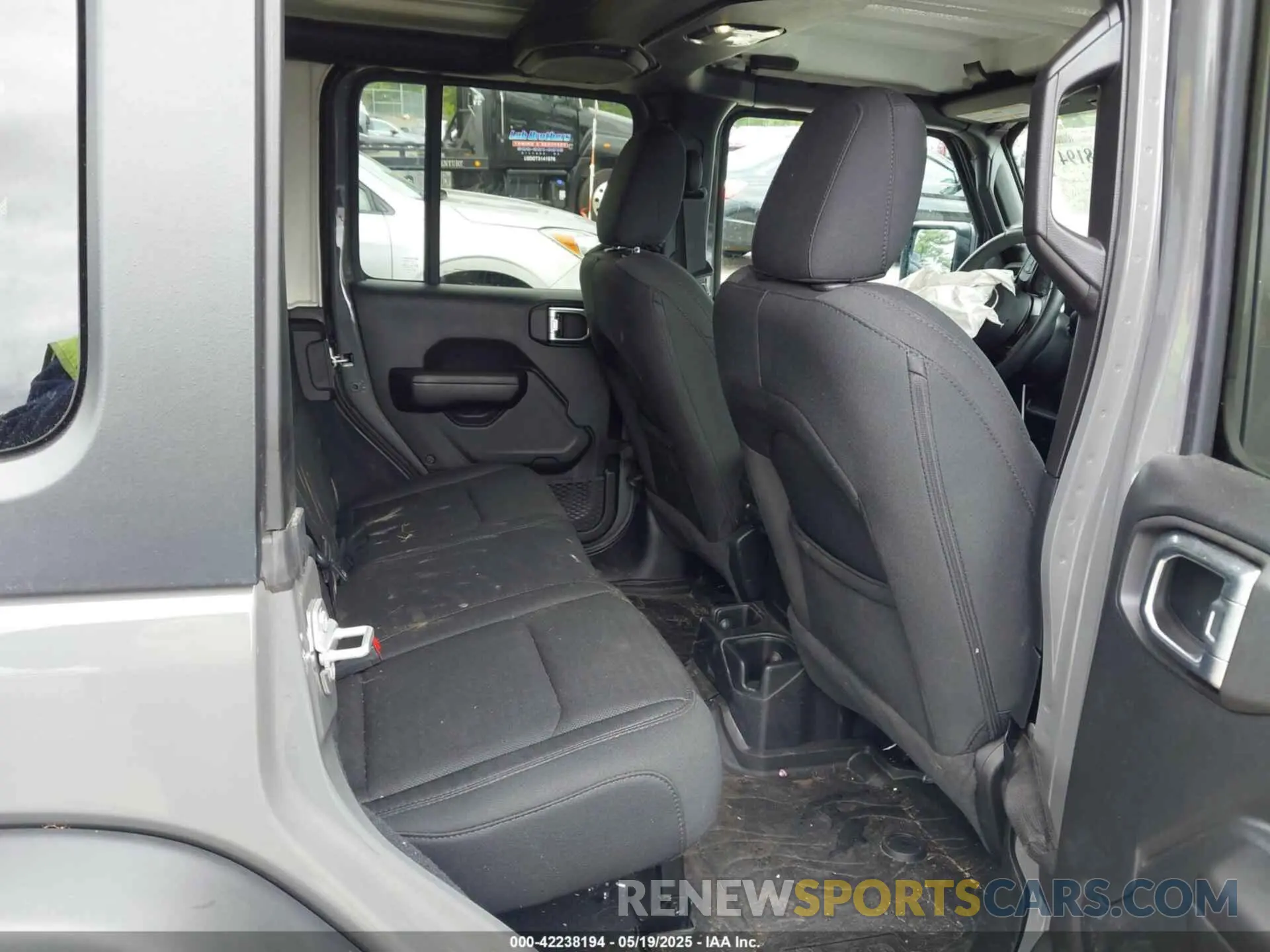 8 Photograph of a damaged car 1C4HJXDG5LW187222 JEEP WRANGLER UNLIMITED 2020