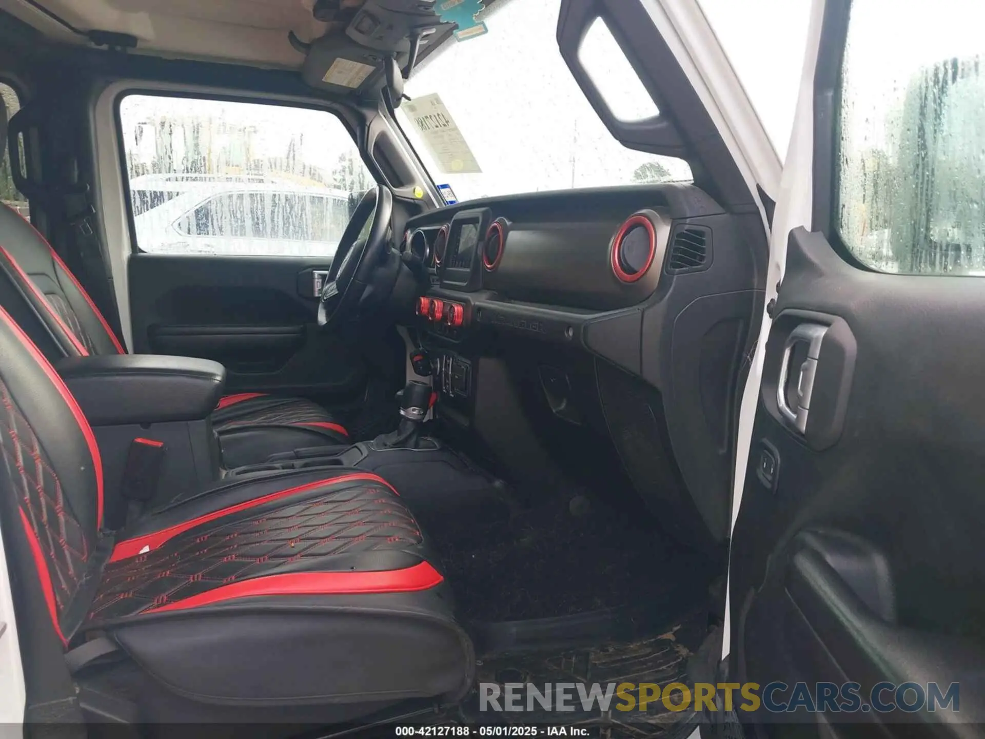 5 Photograph of a damaged car 1C4HJXDGXLW329337 JEEP WRANGLER UNLIMITED 2020