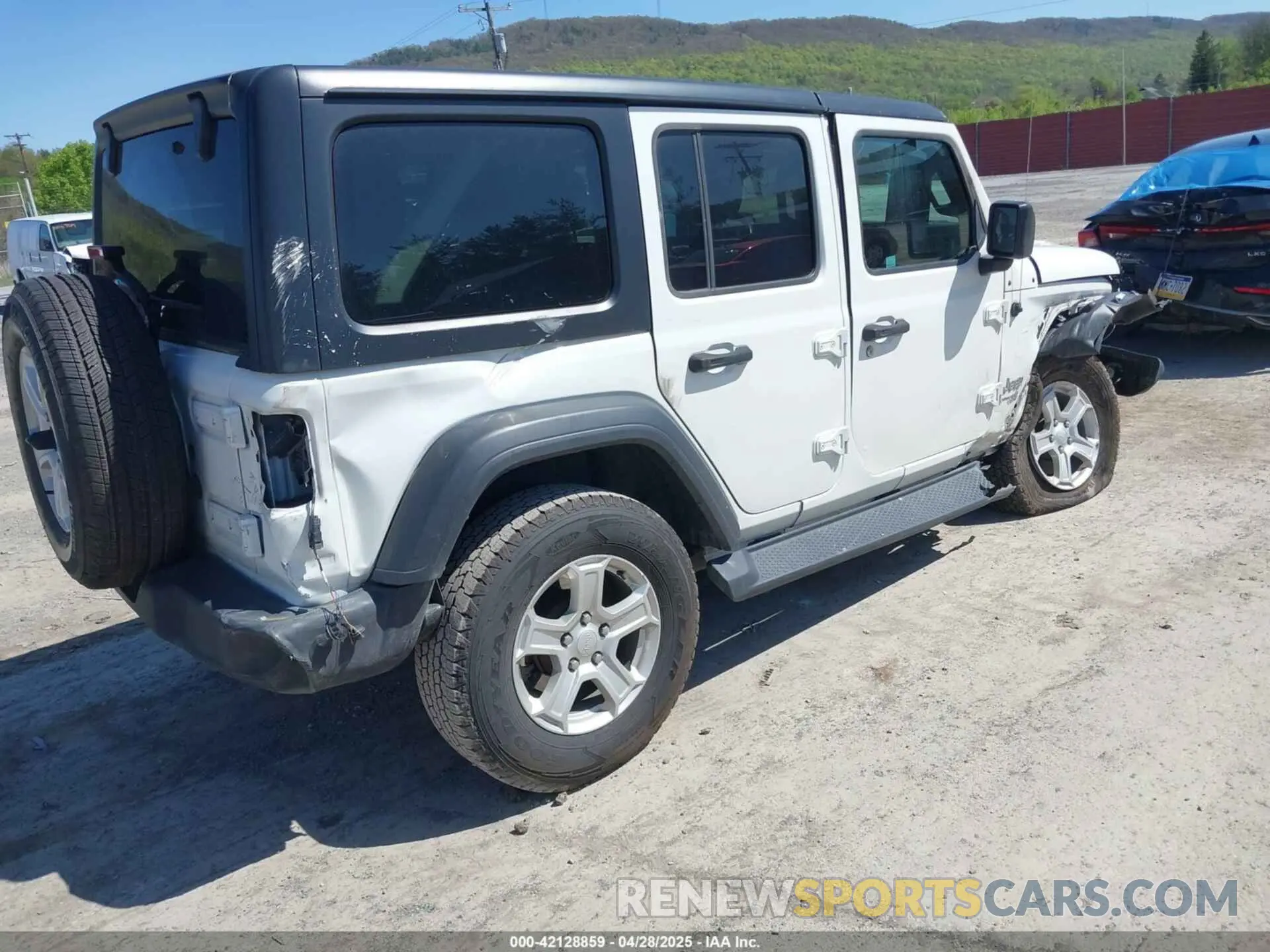 4 Фотография поврежденного автомобиля 1C4HJXDN0LW204734 JEEP WRANGLER UNLIMITED 2020