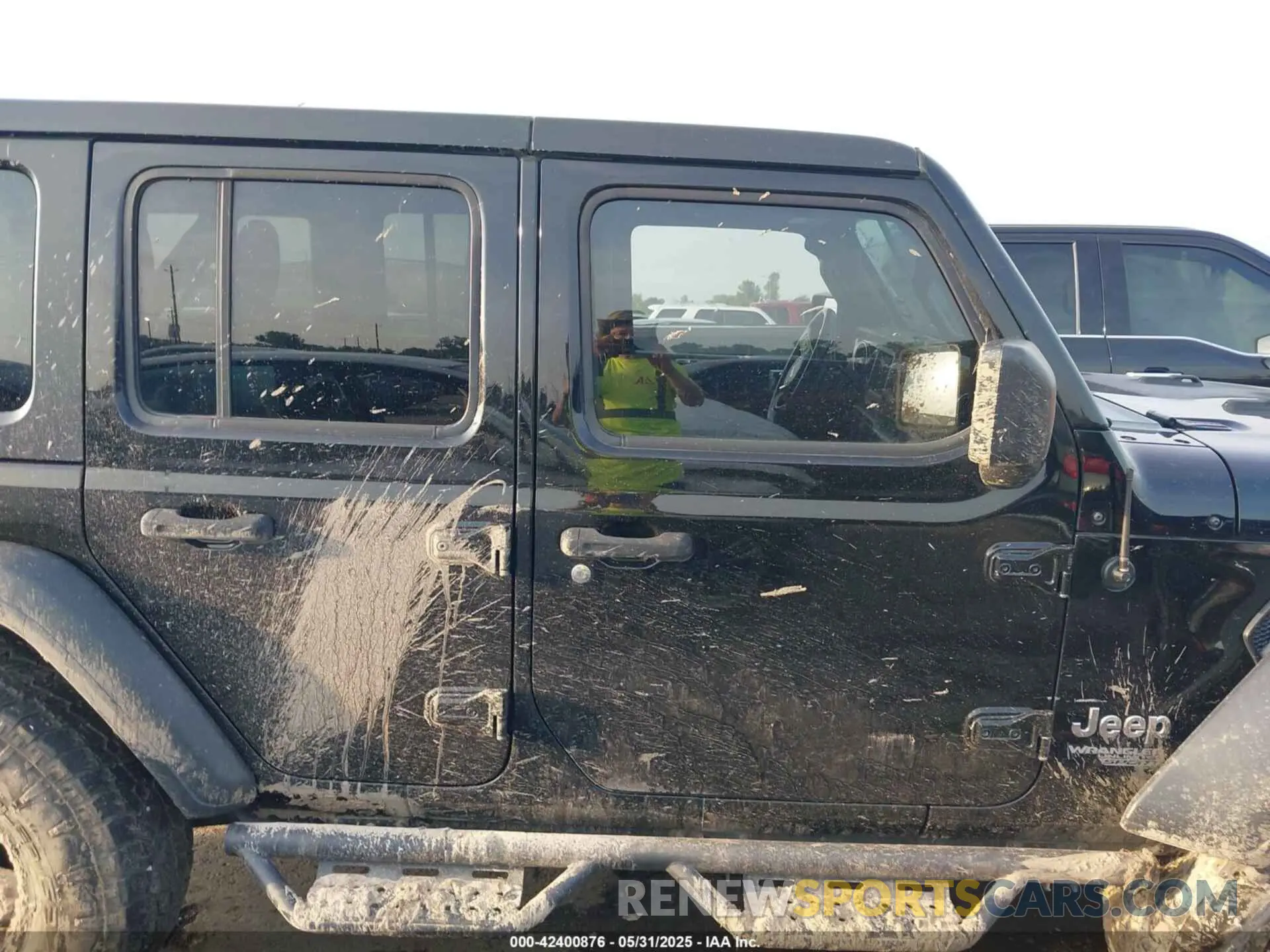 13 Photograph of a damaged car 1C4HJXDN2LW165046 JEEP WRANGLER UNLIMITED 2020