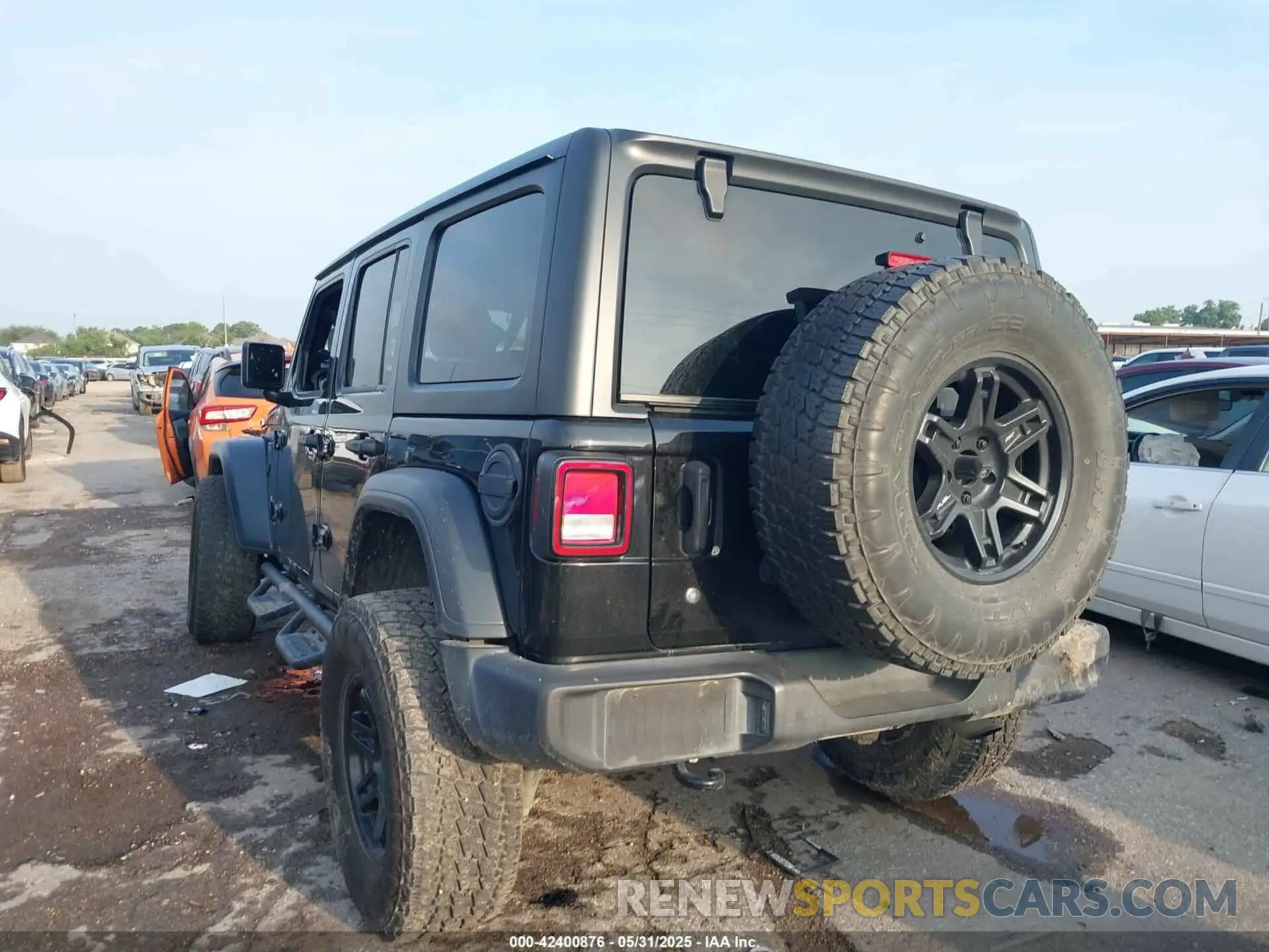 3 Photograph of a damaged car 1C4HJXDN2LW165046 JEEP WRANGLER UNLIMITED 2020